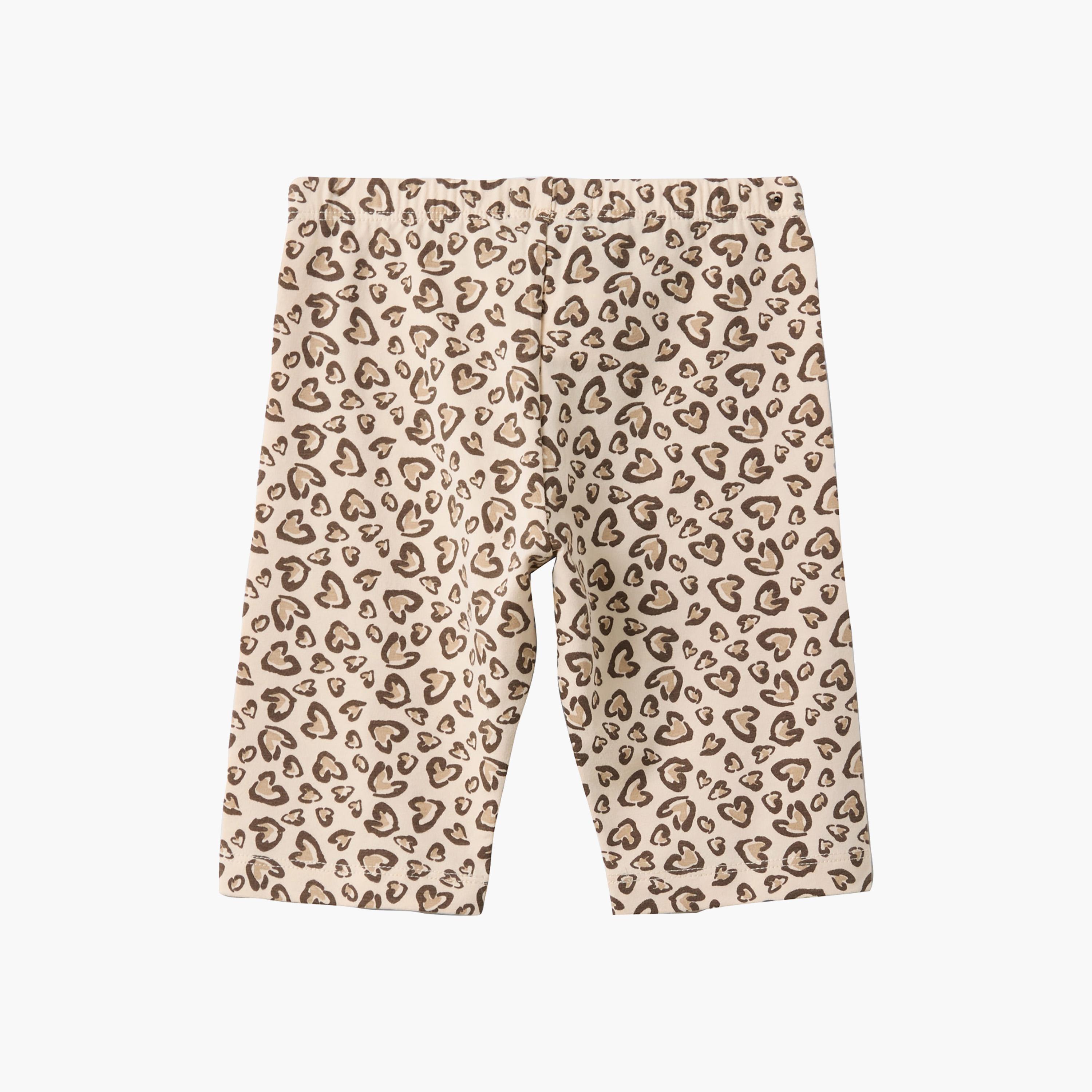 شورت سيكلينج (دراجين) ضيق بخصر مرن وطبعة قلوب من أوه في إس-girls-clothing-bottoms-shorts-image-2