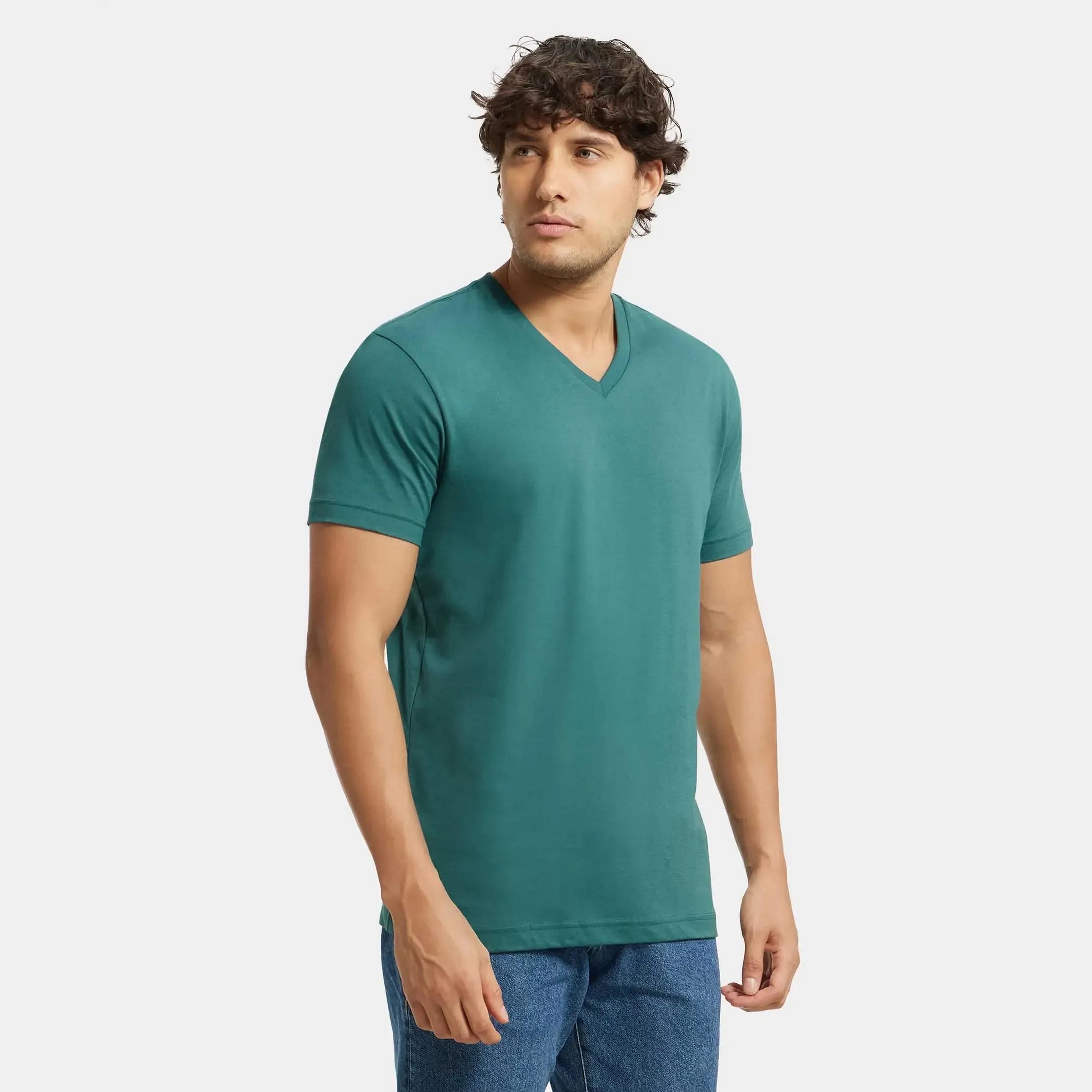 تي شيرت رجالي سادة برقبة على شكل حرف V وأكمام قصيرة من جوكي-men-clothing-tshirtsandpolos-tshirts-image-3