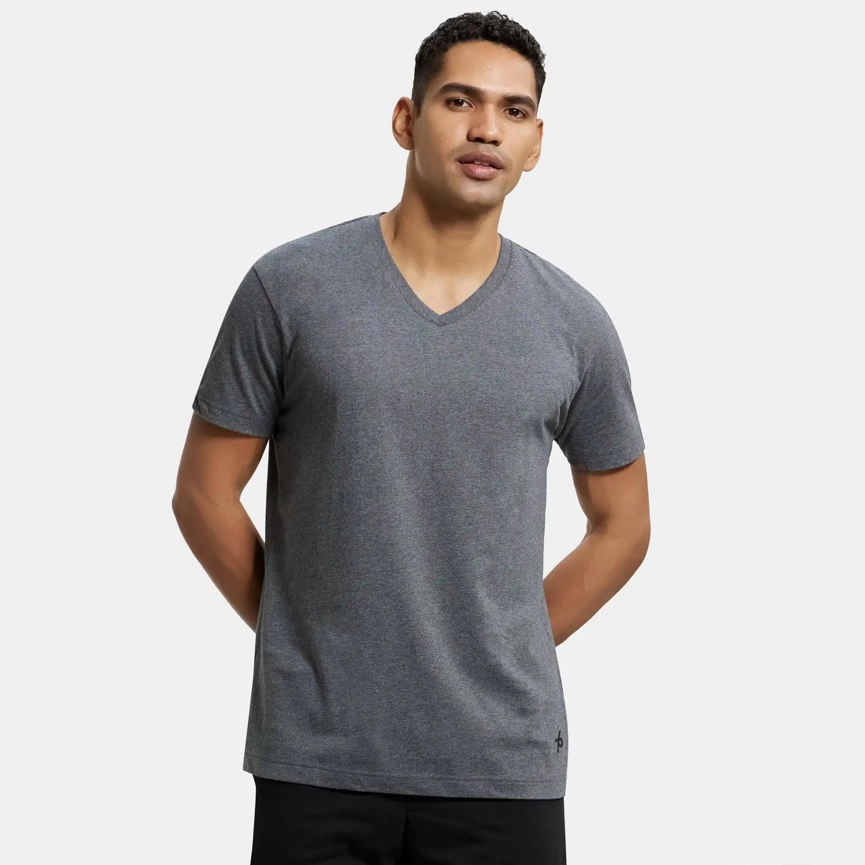 تي شيرت رجالي سادة برقبة على شكل حرف V وأكمام قصيرة من جوكي-men-clothing-tshirtsandpolos-tshirts-image-1