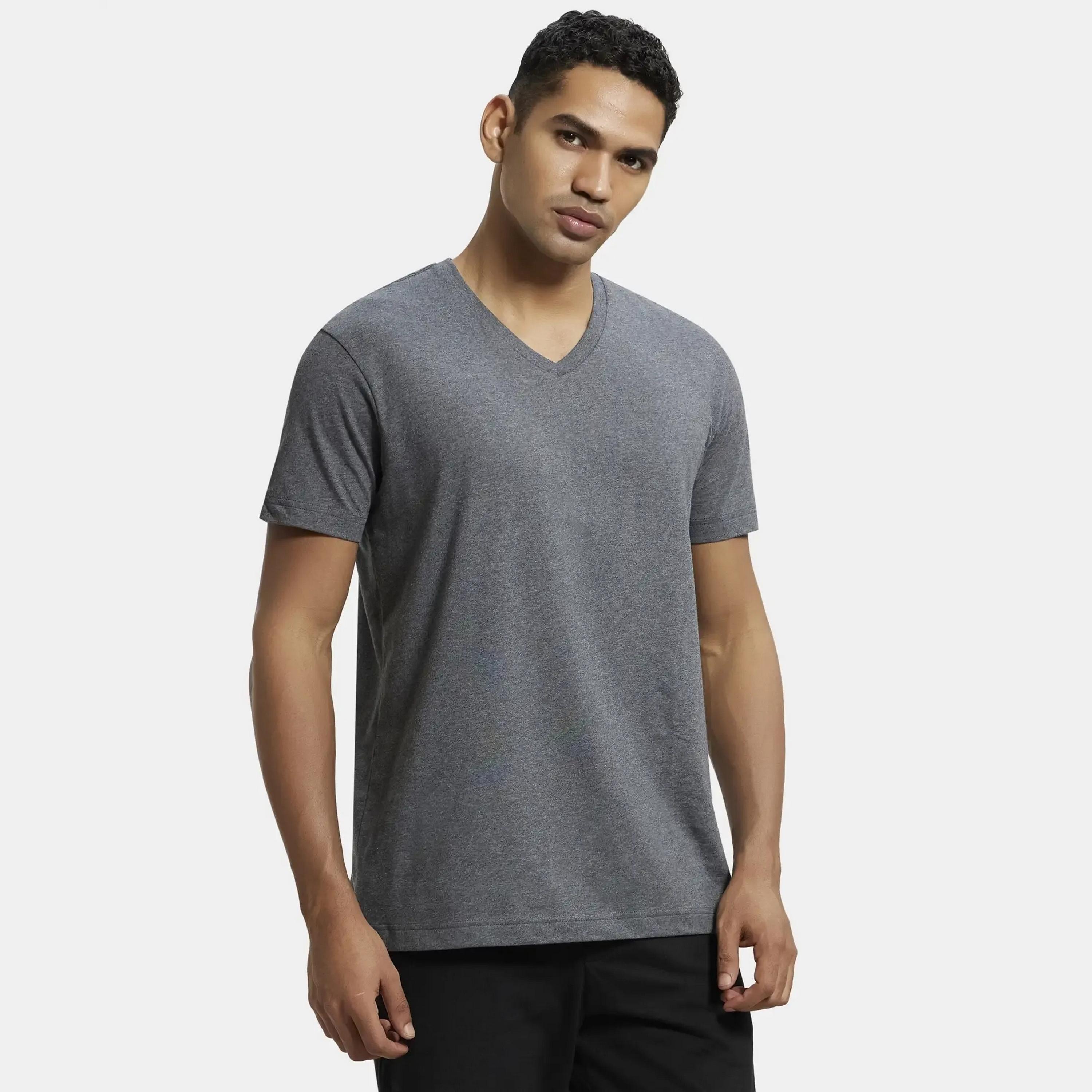 تي شيرت رجالي سادة برقبة على شكل حرف V وأكمام قصيرة من جوكي-men-clothing-tshirtsandpolos-tshirts-image-3