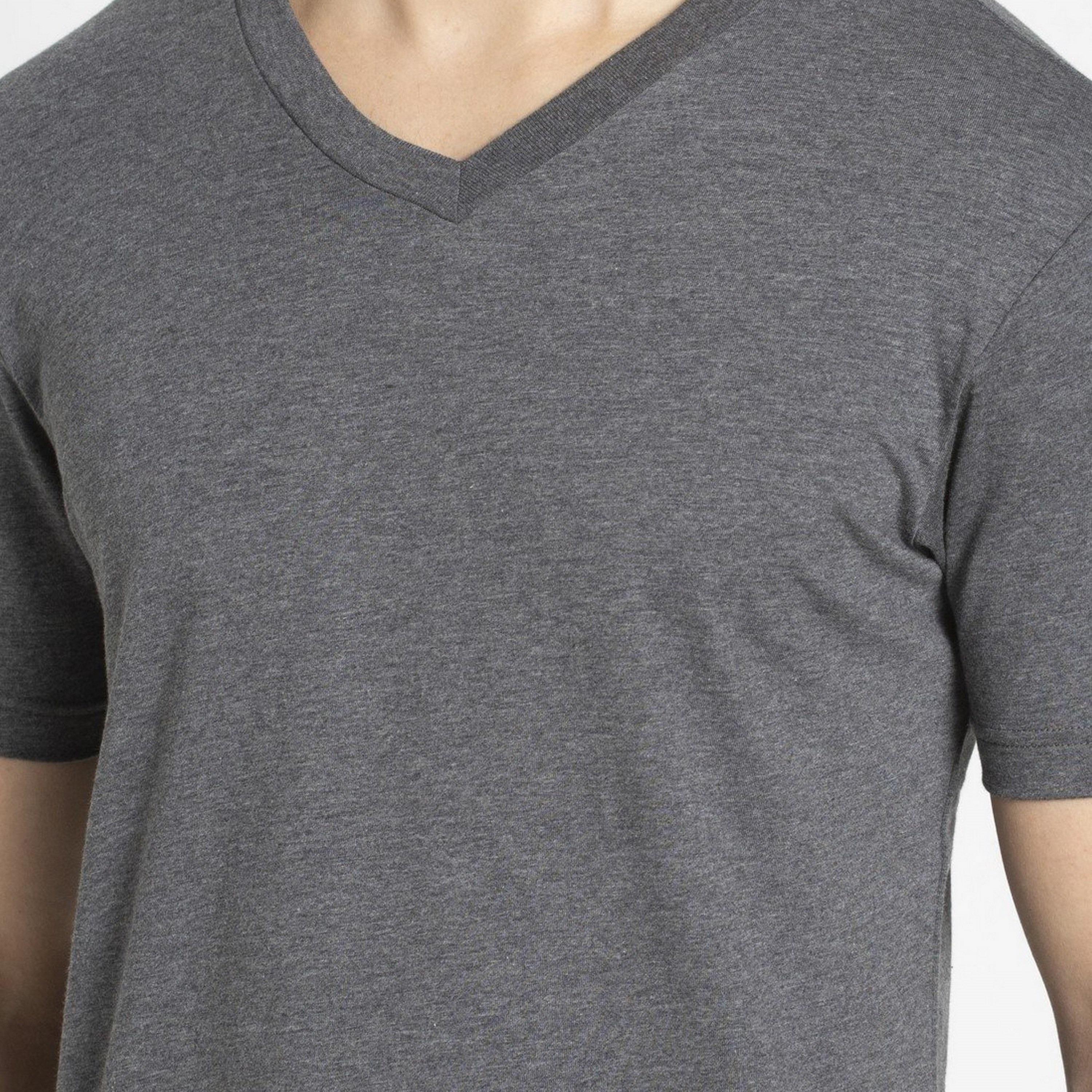 تي شيرت رجالي سادة برقبة على شكل حرف V وأكمام قصيرة من جوكي-men-clothing-tshirtsandpolos-tshirts-image-4