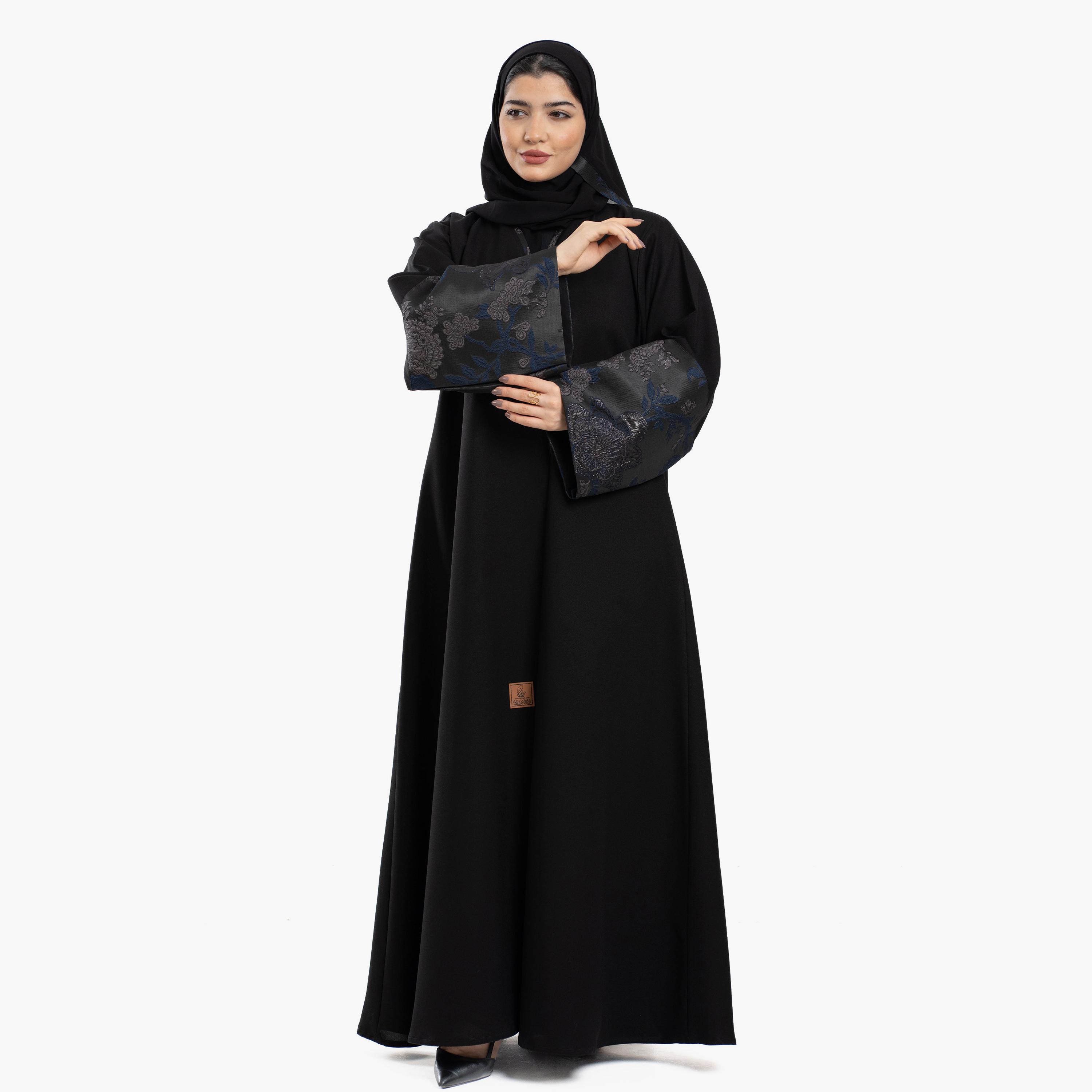 عباية نسائية باللون الأسود بأكمام واسعة مزينة بالبروكار مع طرحة من زاهية-women-arabicclothing-abayas-image-1