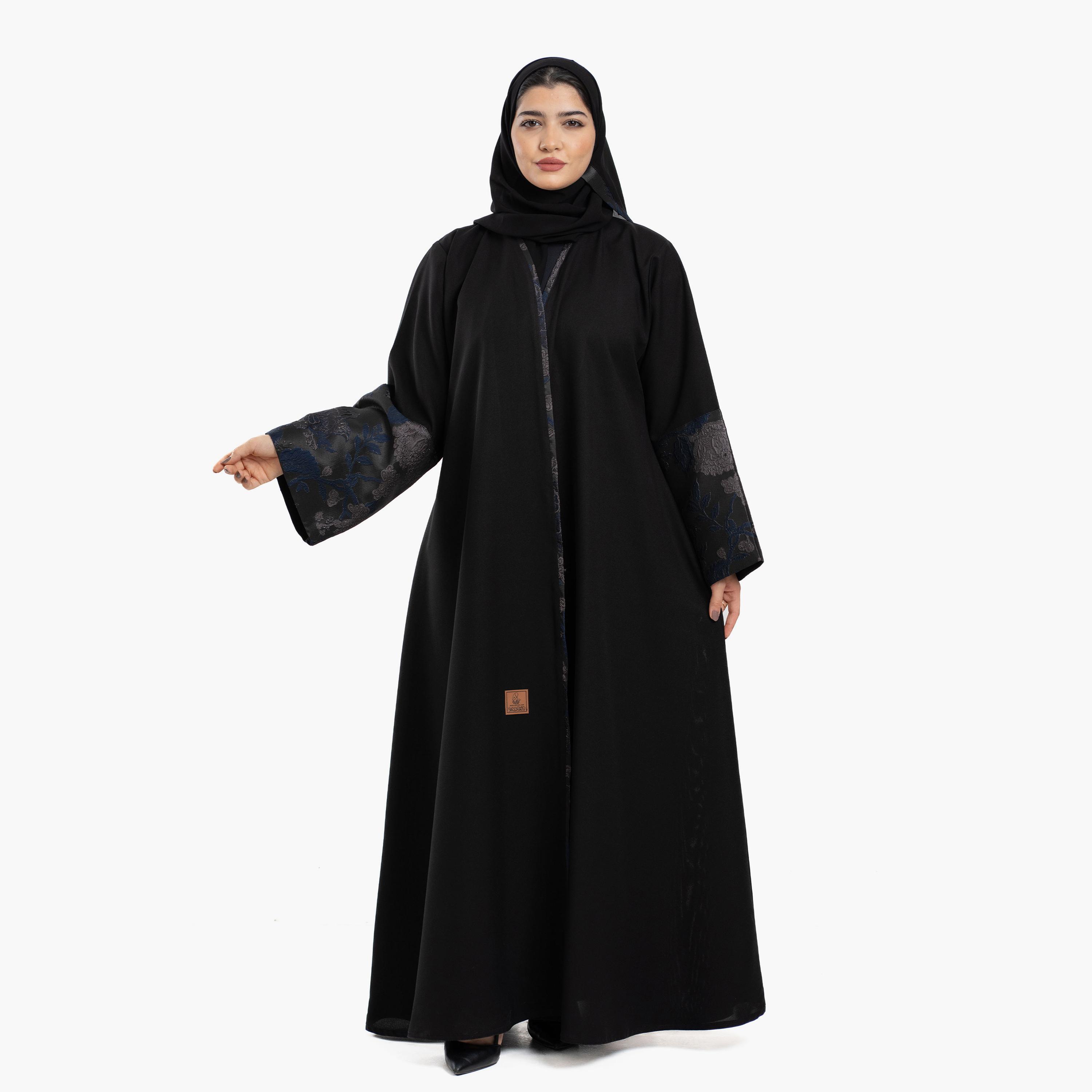 عباية نسائية باللون الأسود بأكمام واسعة مزينة بالبروكار مع طرحة من زاهية-women-arabicclothing-abayas-image-2