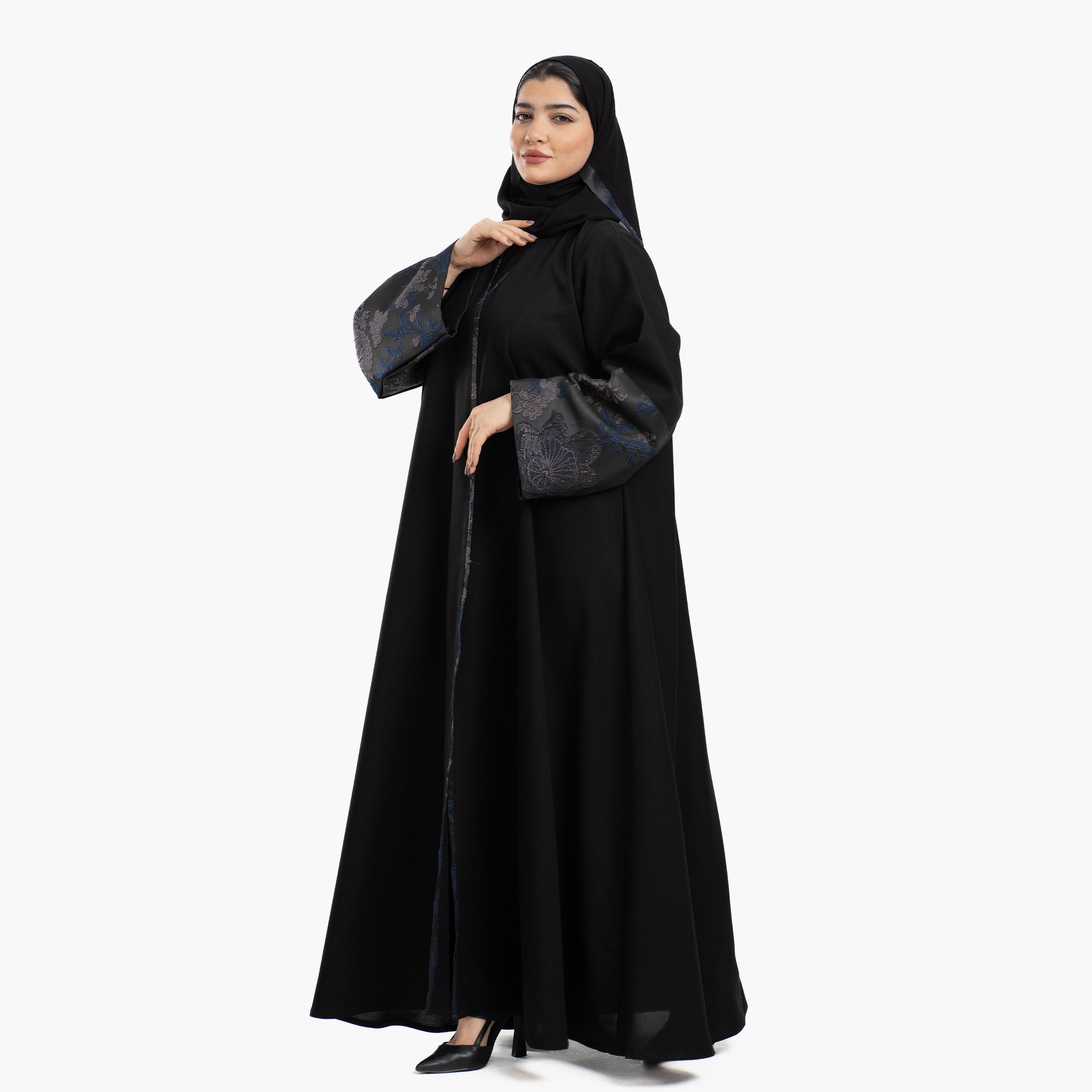 عباية نسائية باللون الأسود بأكمام واسعة مزينة بالبروكار مع طرحة من زاهية-women-arabicclothing-abayas-image-3