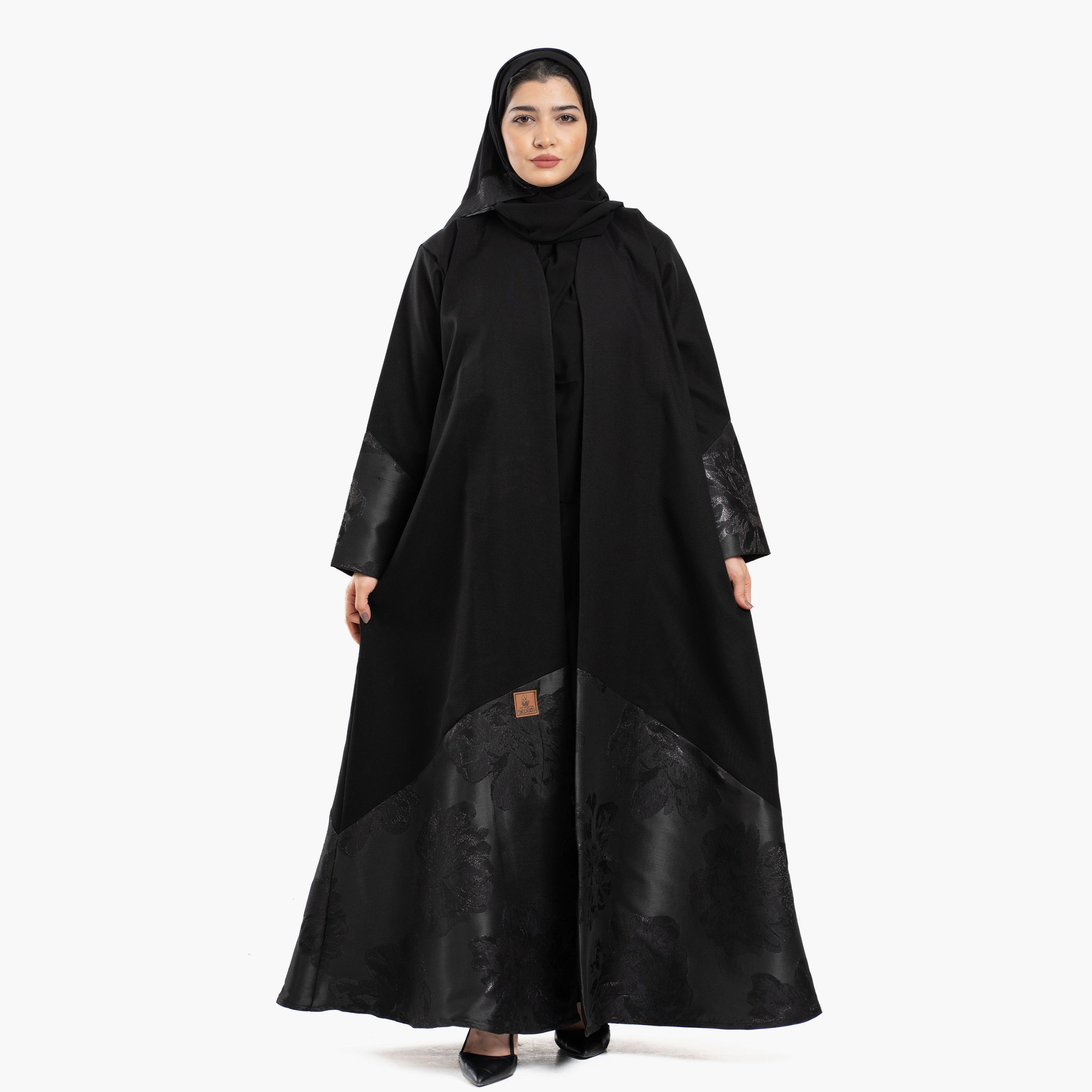 عباية نسائية باللون الأسود مزينة بنقوش ورود على الأكمام مع طرحة من زاهية-women-arabicclothing-abayas-image-1