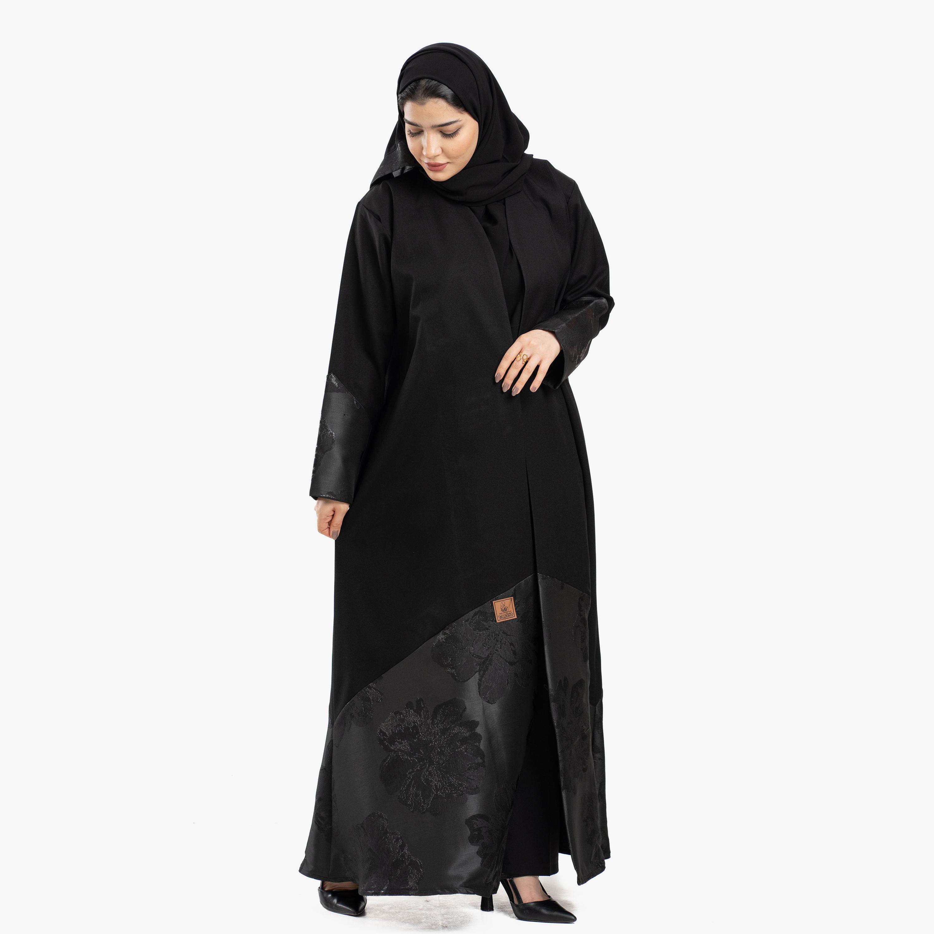 عباية نسائية باللون الأسود مزينة بنقوش ورود على الأكمام مع طرحة من زاهية-women-arabicclothing-abayas-image-4