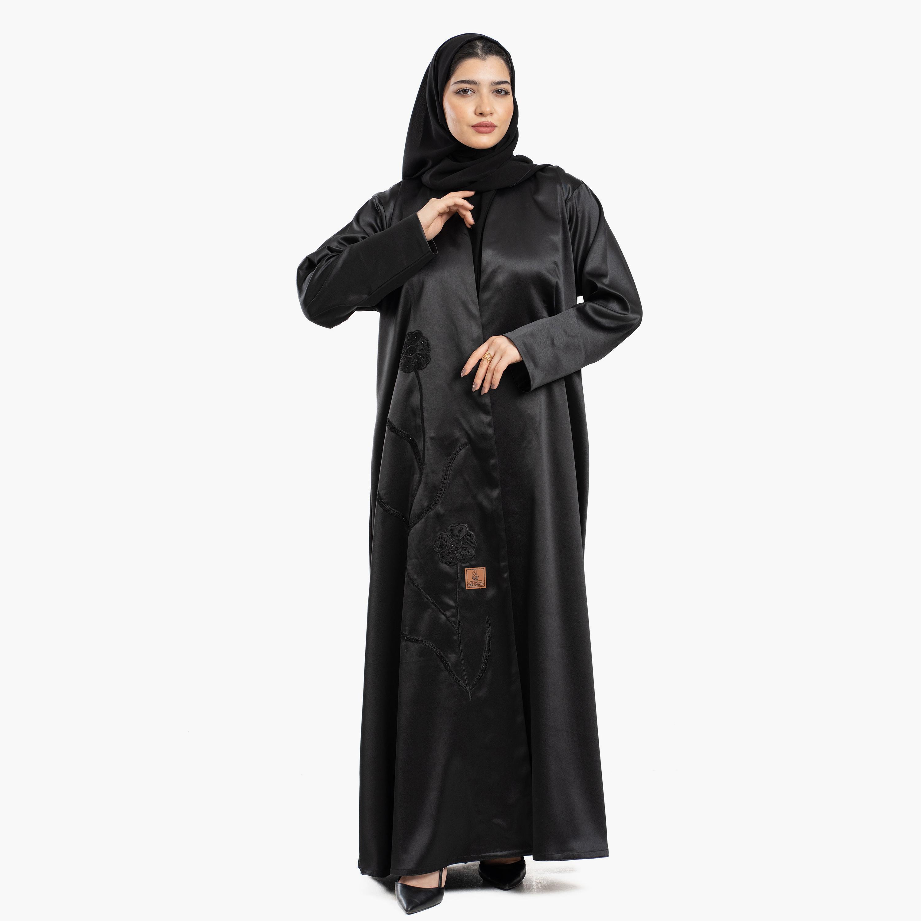 عباية نسائية باللون الأسود من الساتان مطرزة بالورود مع طرحة من زاهية-women-arabicclothing-abayas-image-2
