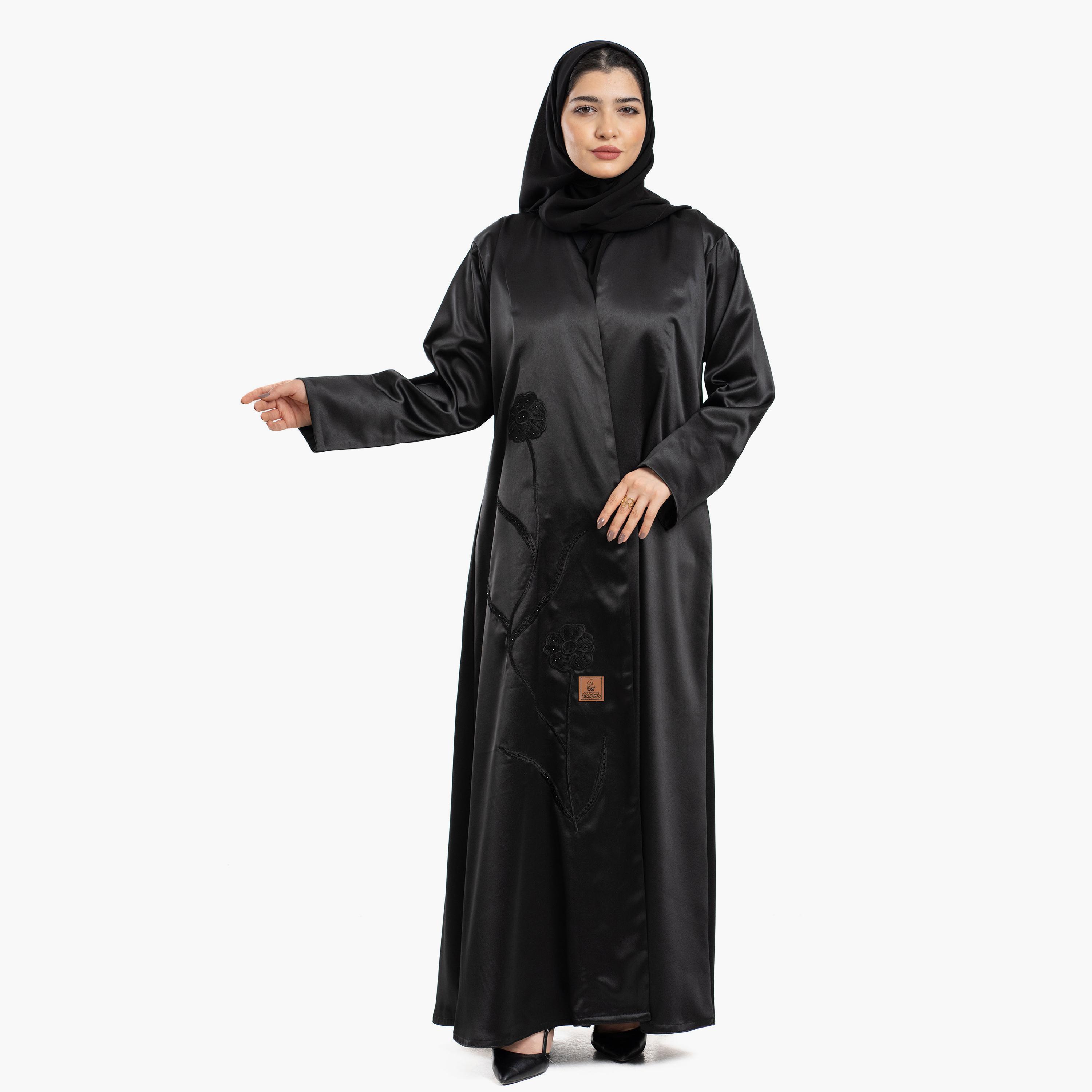 عباية نسائية باللون الأسود من الساتان مطرزة بالورود مع طرحة من زاهية-women-arabicclothing-abayas-image-3