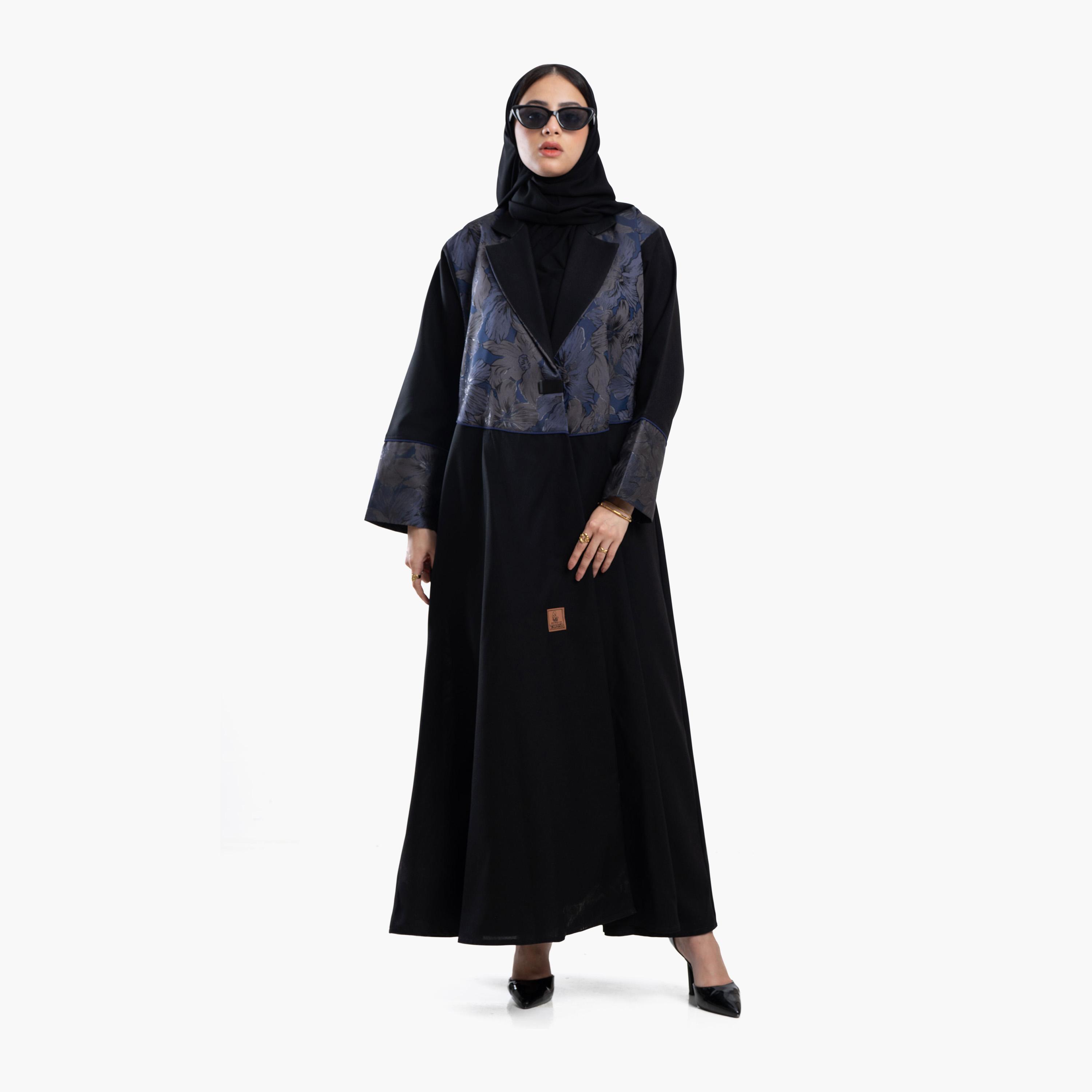 عباية نسائية باللون الأسود بنمط معطف وياقة بطبعة زهور وأكمام متباينة الأطراف مع طرحة من زاهية-women-arabicclothing-abayas-image-1