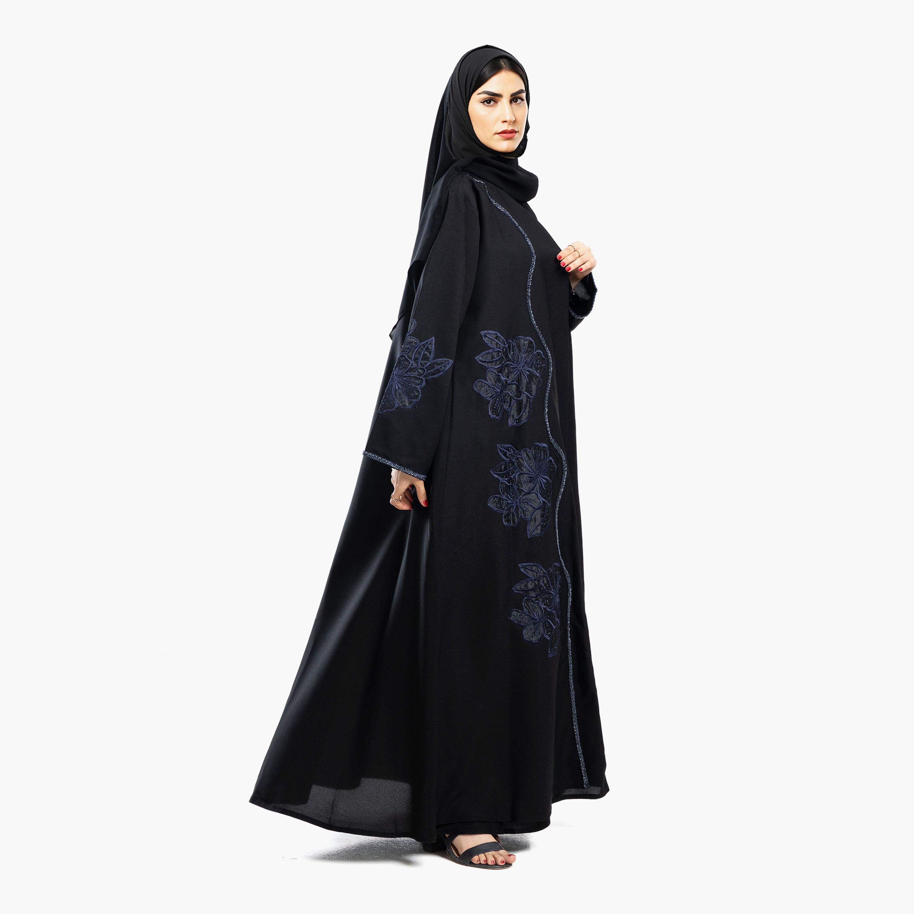 عباية سوداء مطرزة بالزهور ومزينة بالخرز مع حجاب من زاهية-women-arabicclothing-abayas-image-2