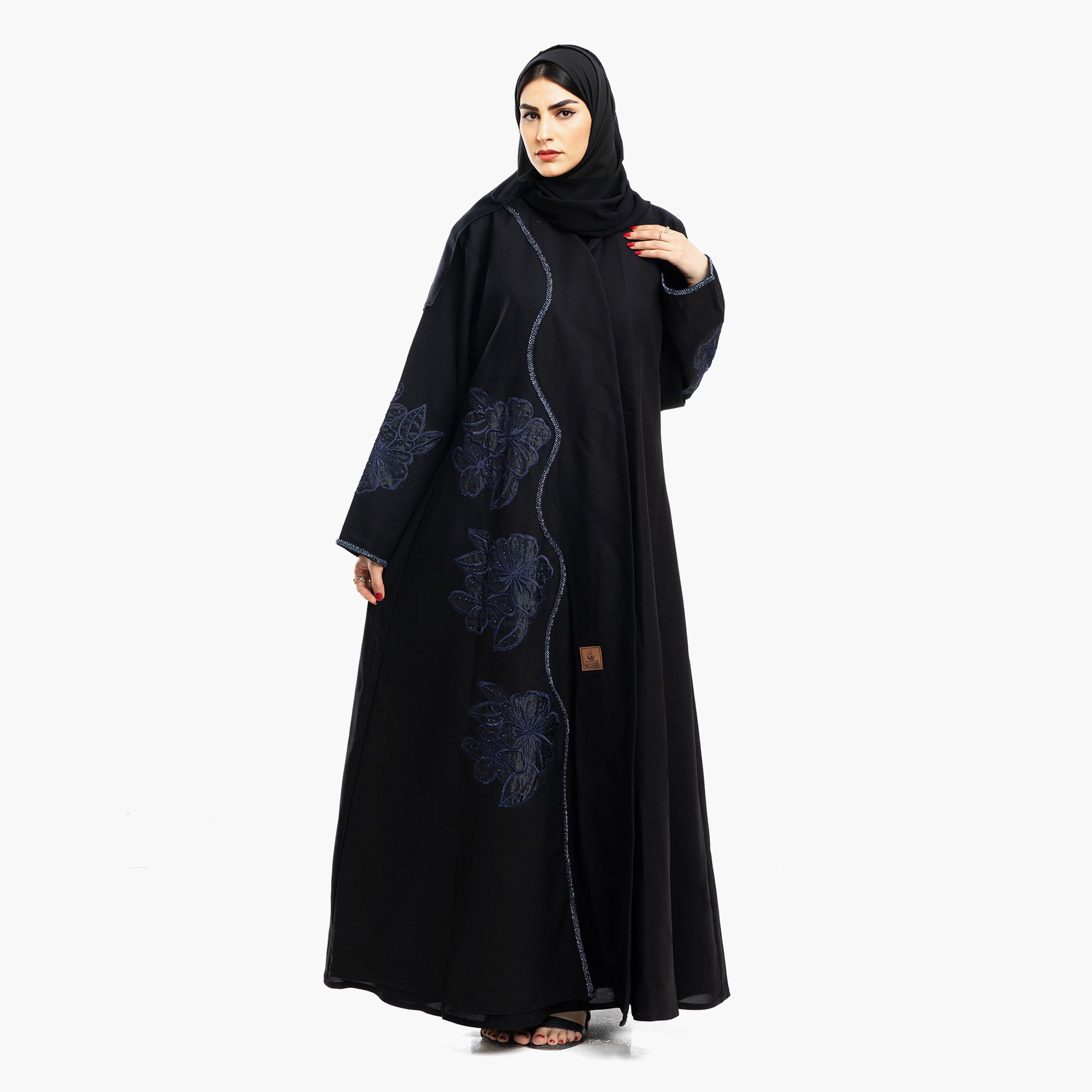 عباية سوداء مطرزة بالزهور ومزينة بالخرز مع حجاب من زاهية-women-arabicclothing-abayas-image-3