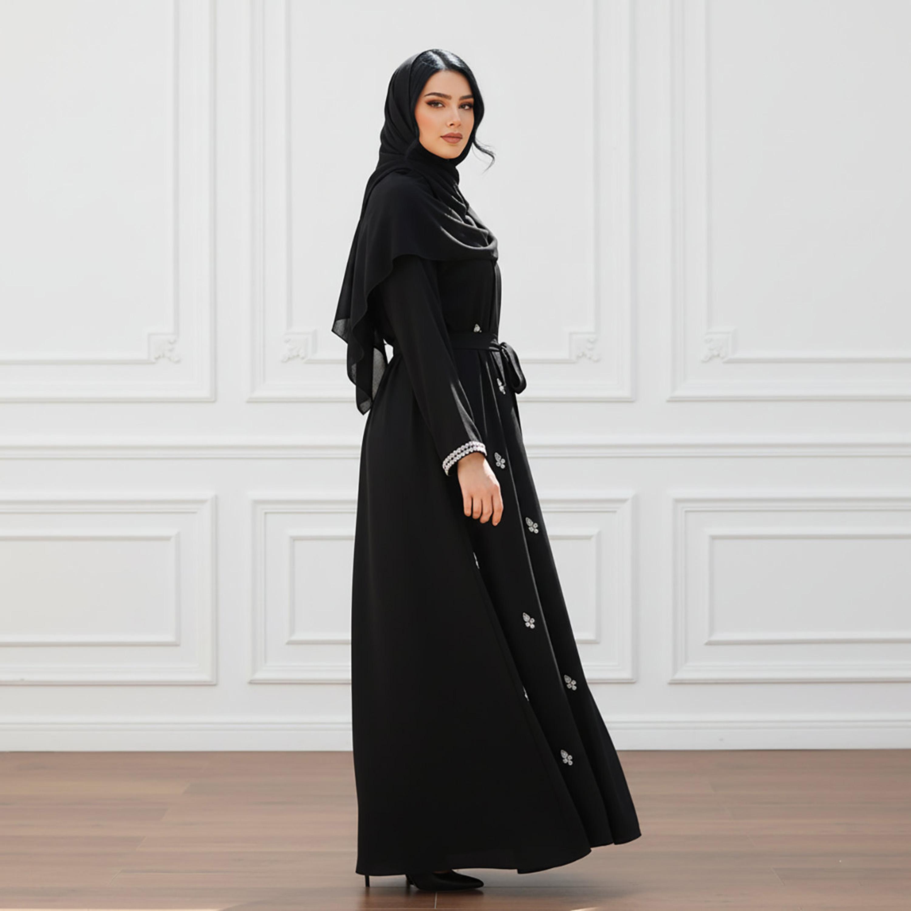 عباءة سهرة نسائية "نيدا" سوداء مزينة مع فستان داخلي وحجاب من نخبة-women-arabicclothing-abayas-image-3