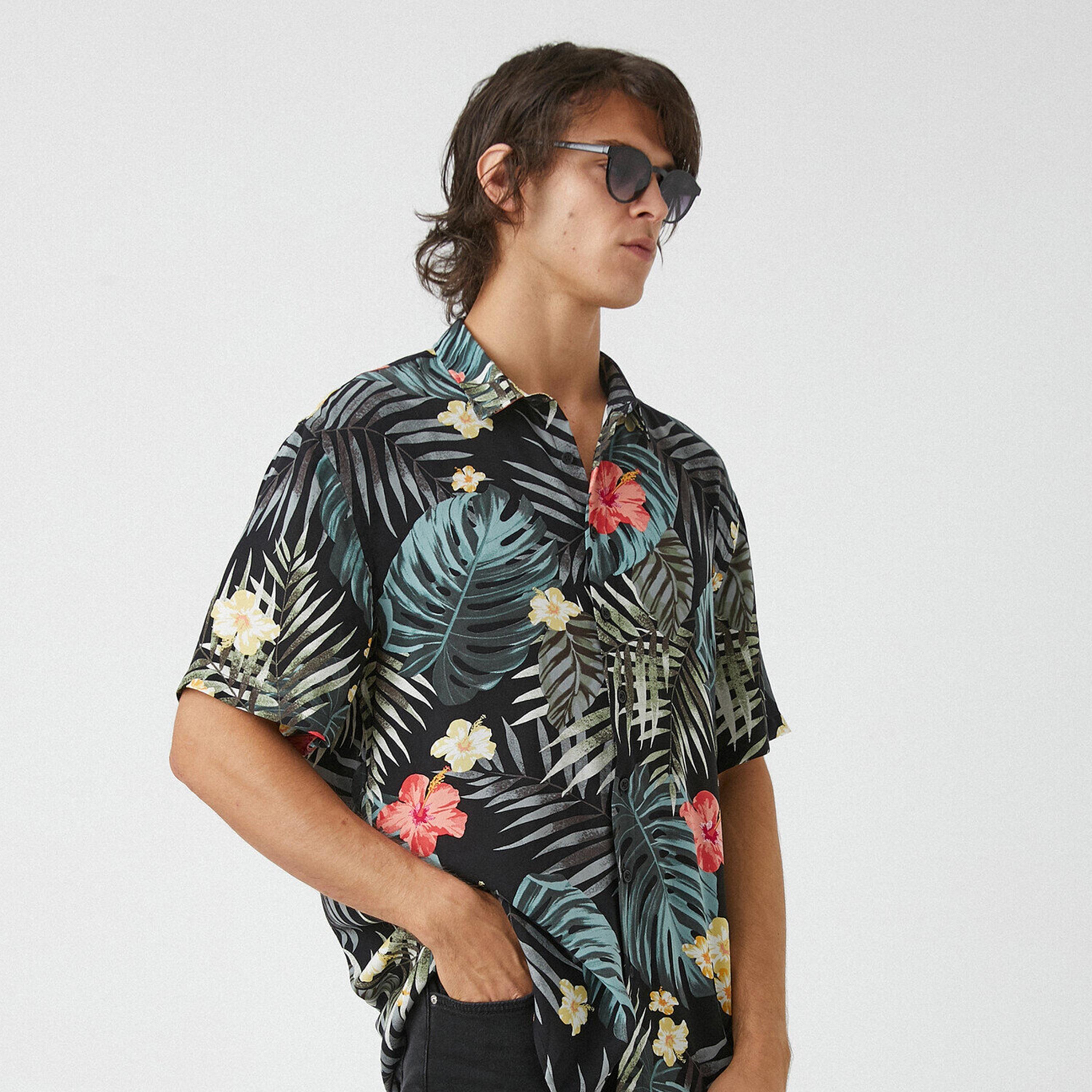 قميص رجالي بياقة وأكمام قصيرة بطبعة استوائية وقصة عادية من كوتون-men-clothing-shirts-image-3