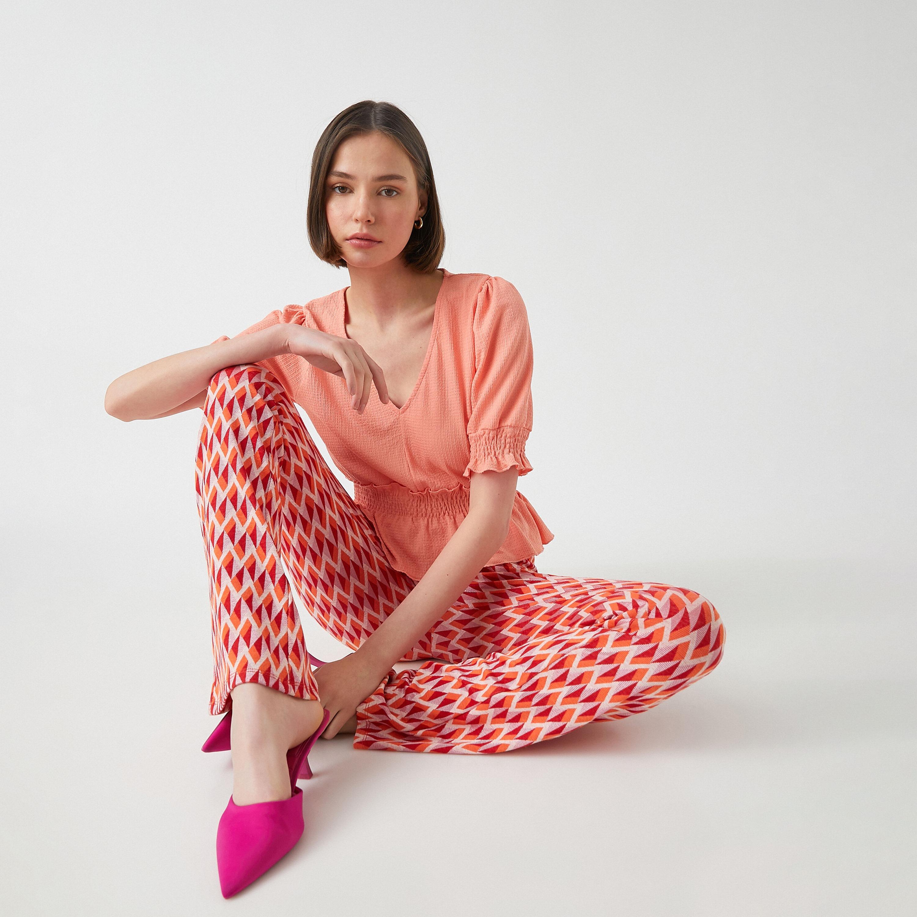 KOTON Peach Crinkled Puff Sleeves Women's Peplum Top-women-clothing-shirtsandblouses-blouses-image-5