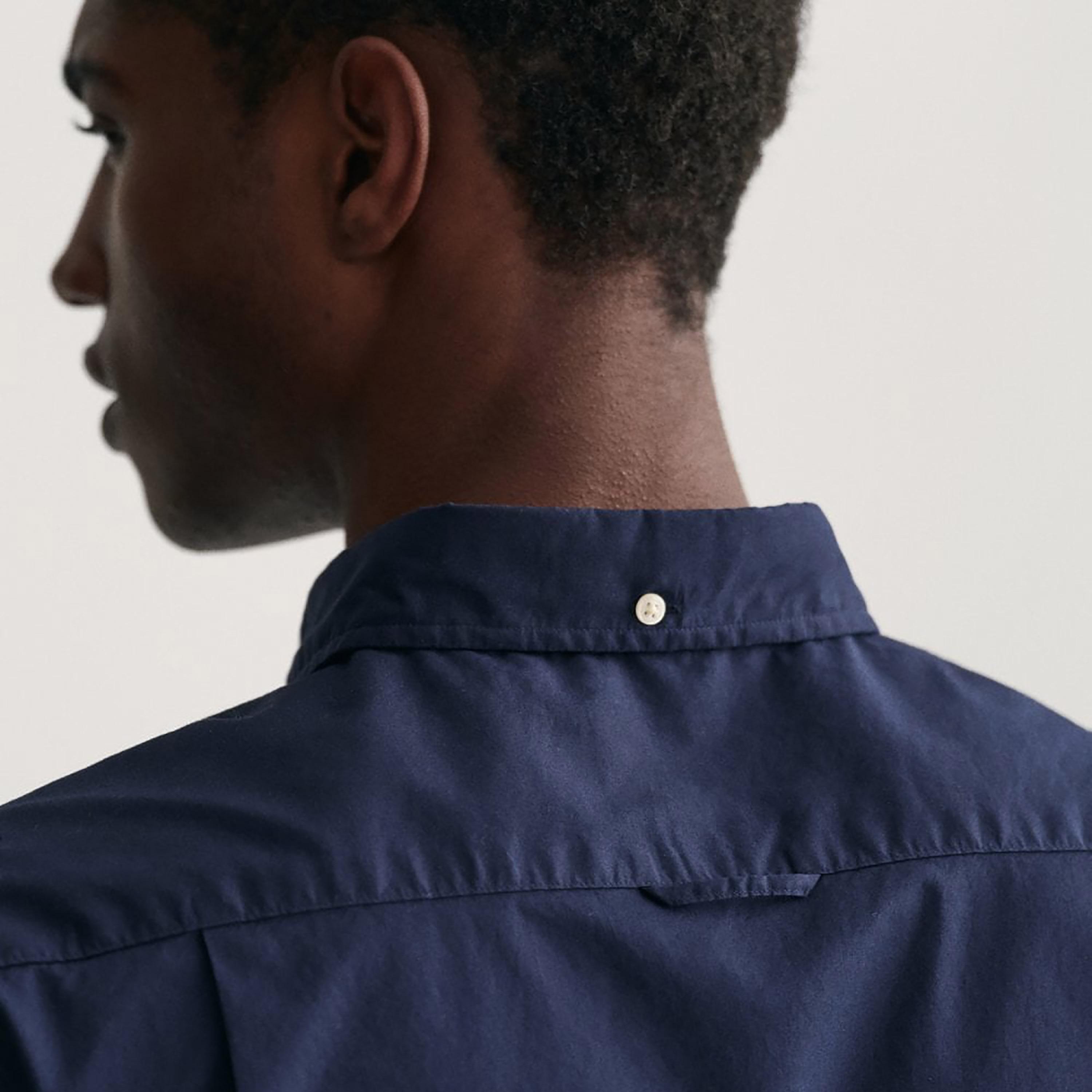 قميص من جانت لوجو التفاصيل مزين بأزرار سفلية وأكمام طويلة وجيب رقعة-men-clothing-shirts-image-3