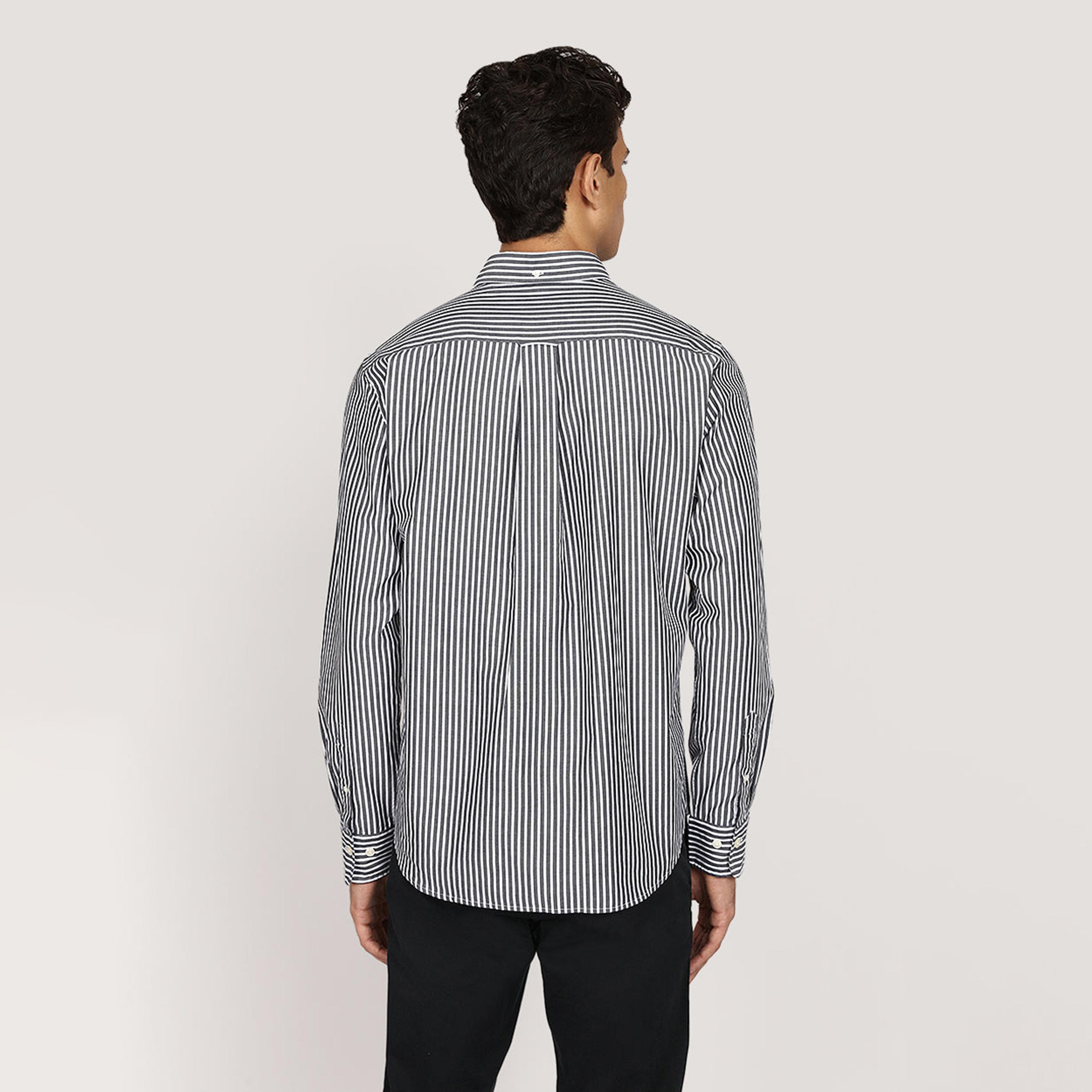قميص بوبلين رجالي بقصة عادية بياقة بأزرار وأكمام طويلة، مخطط من جانت-men-clothing-shirts-image-8