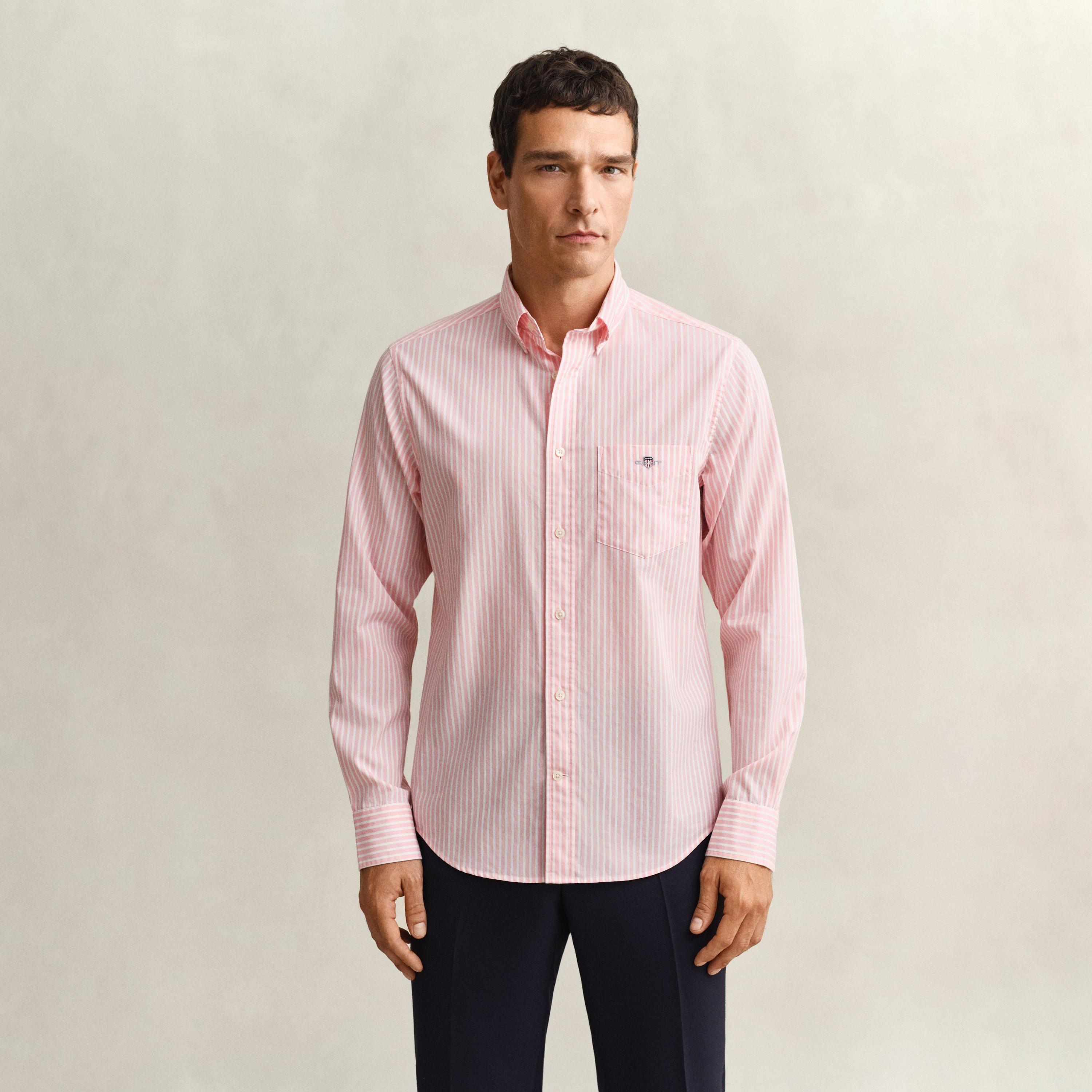 قميص بوبلين رجالي بقصة عادية بياقة بأزرار وأكمام طويلة، مخطط من جانت-men-clothing-shirts-image-18