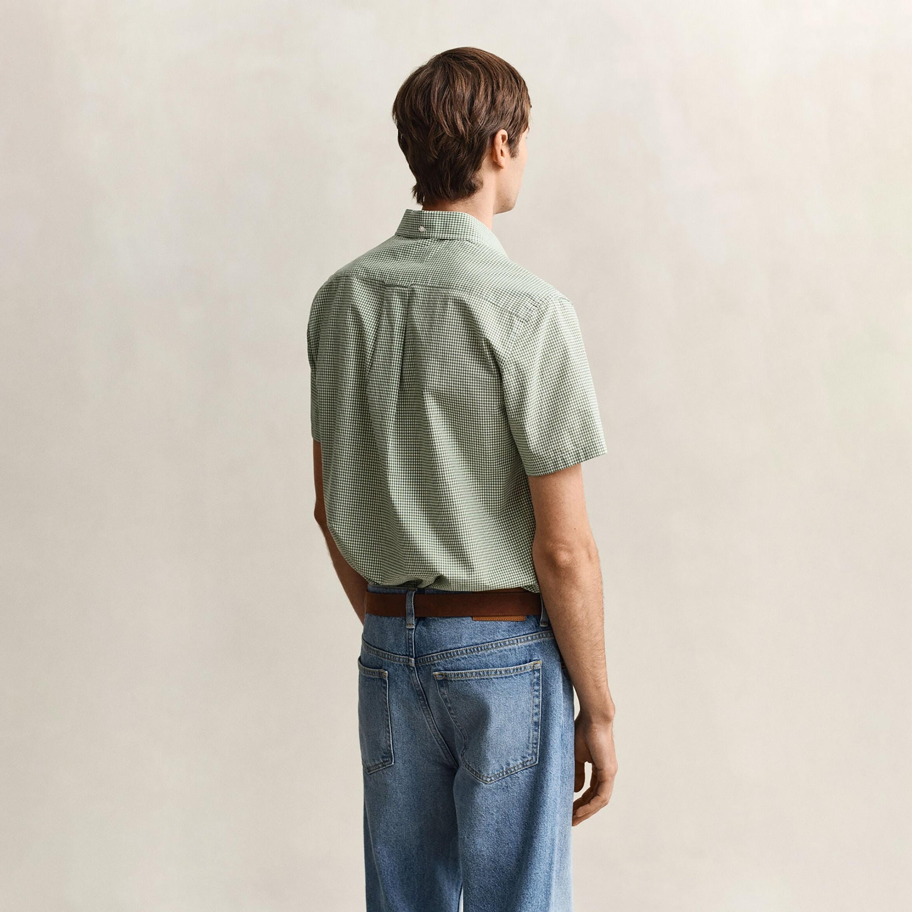 قميص رجالي بقصة عادية بمربعات بياقة بأزرار وأكمام قصيرة من غانت-men-clothing-shirts-image-4