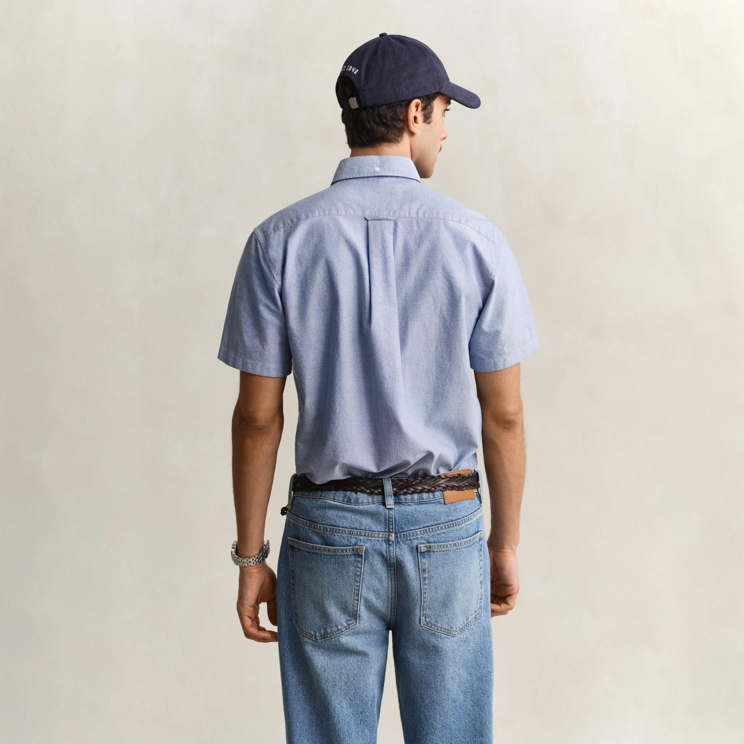 قميص أكسفورد رجالي بقصة عادية بياقة بأزرار وأكمام قصيرة، سادة من جانت-men-clothing-shirts-image-18
