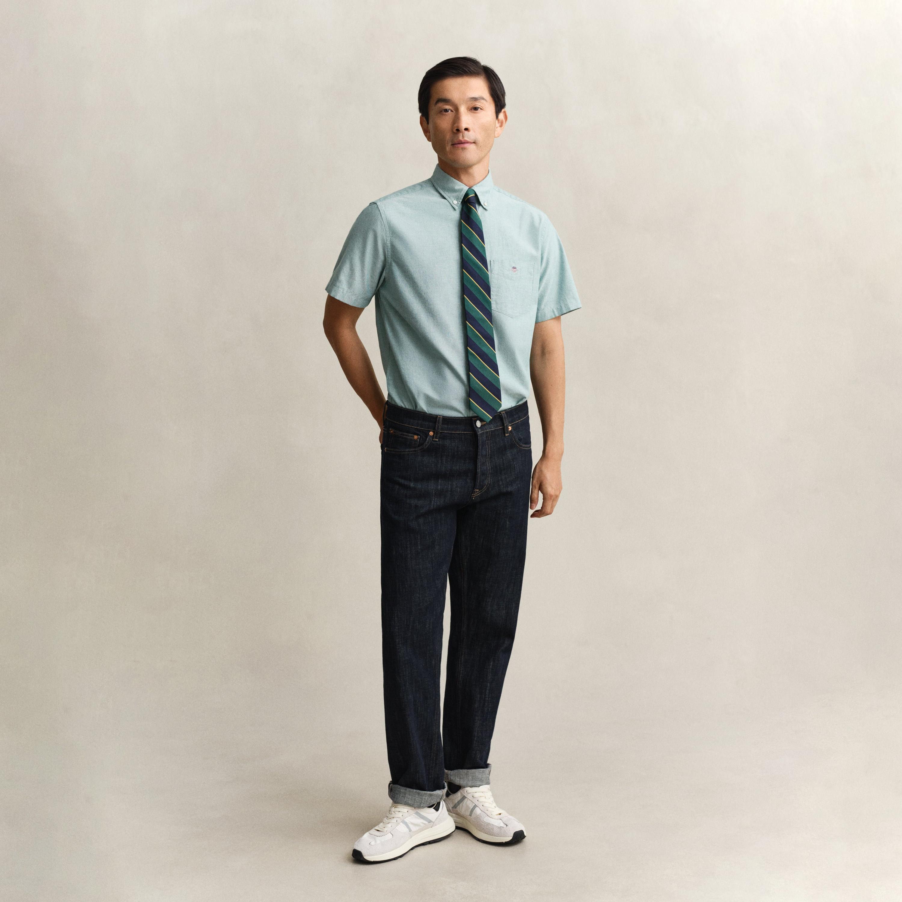 قميص أكسفورد رجالي بقصة عادية بياقة بأزرار وأكمام قصيرة، سادة من جانت-men-clothing-shirts-image-11