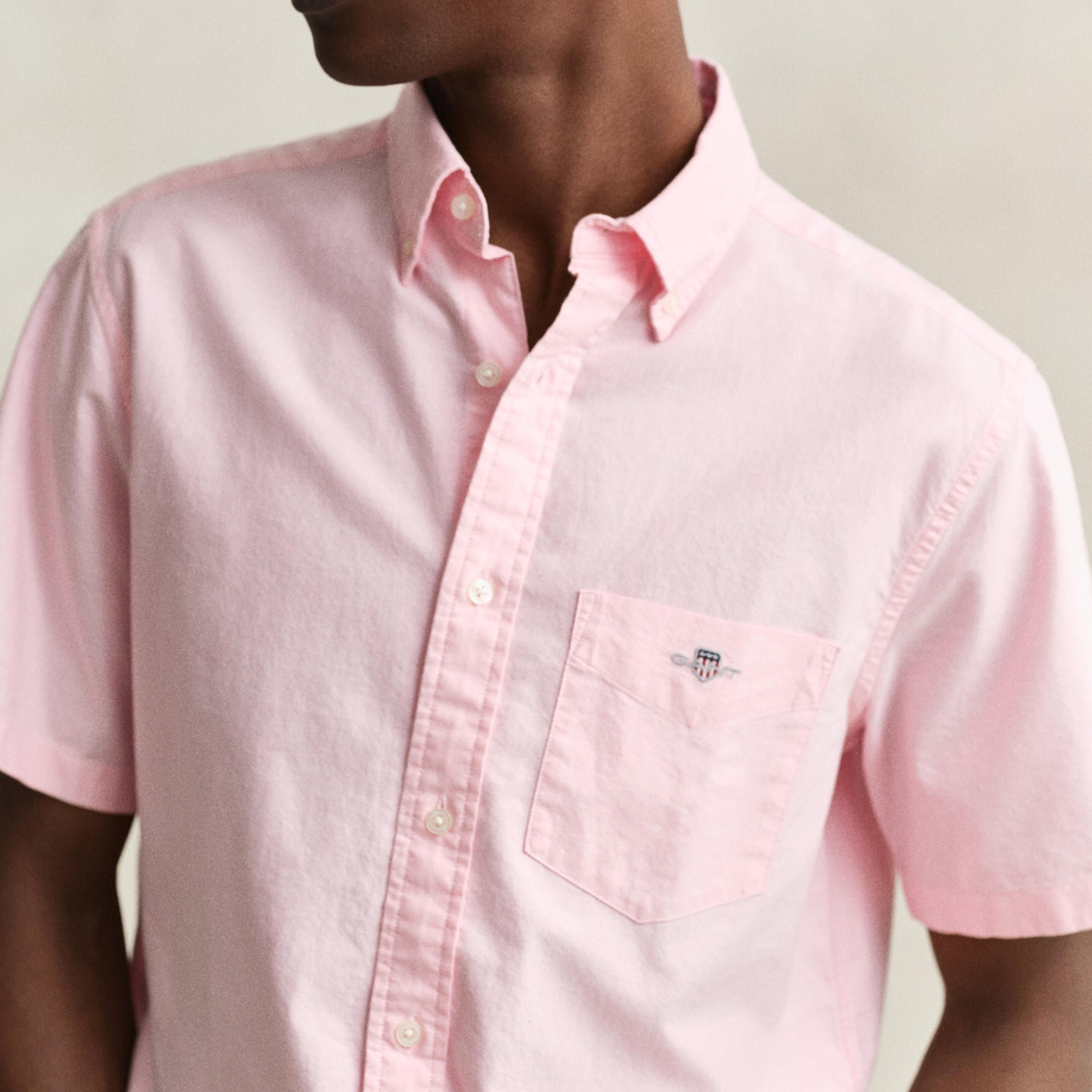 قميص أكسفورد رجالي بقصة عادية بياقة بأزرار وأكمام قصيرة، سادة من جانت-men-clothing-shirts-image-22