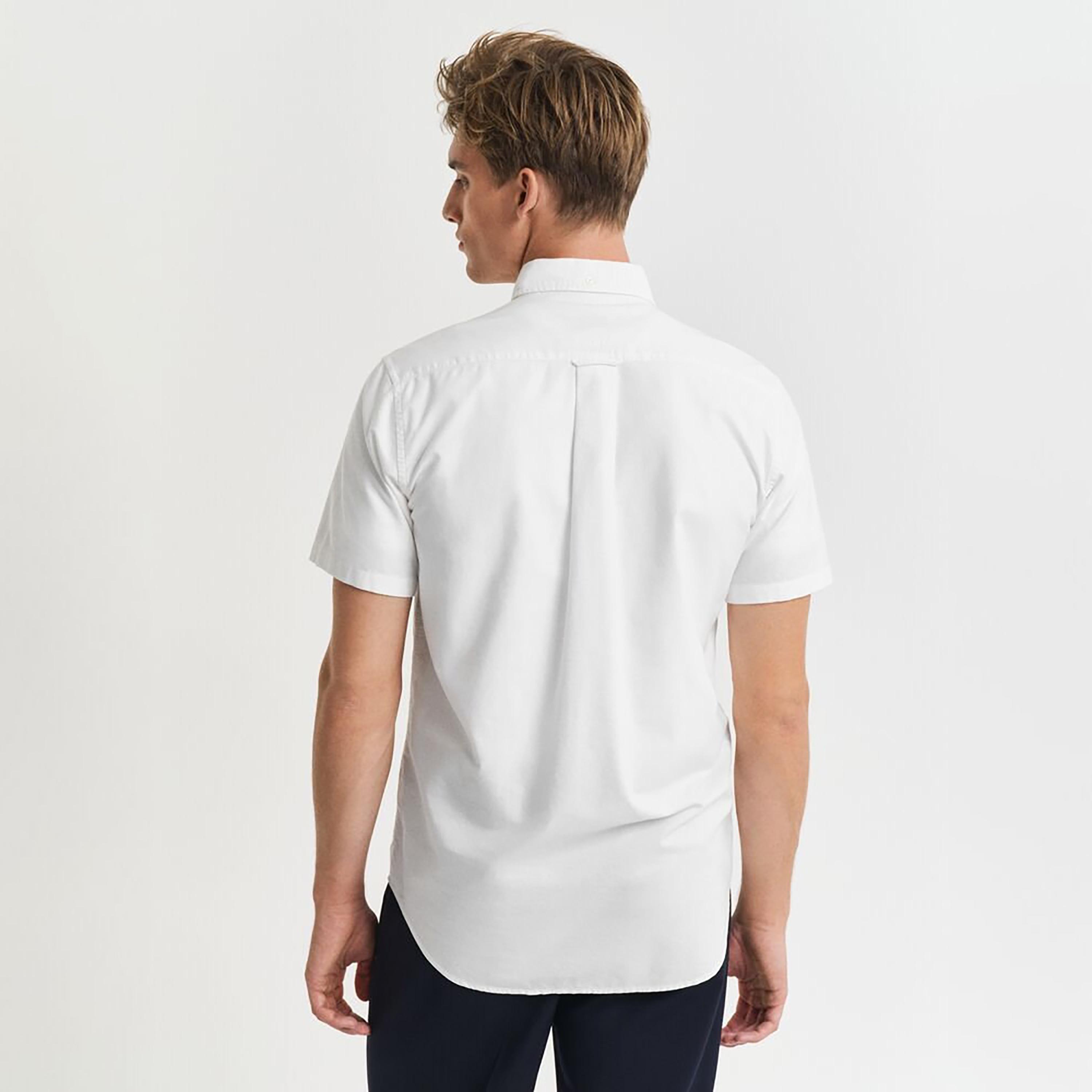 قميص أكسفورد رجالي بقصة عادية بياقة بأزرار وأكمام قصيرة، سادة من جانت-men-clothing-shirts-image-8