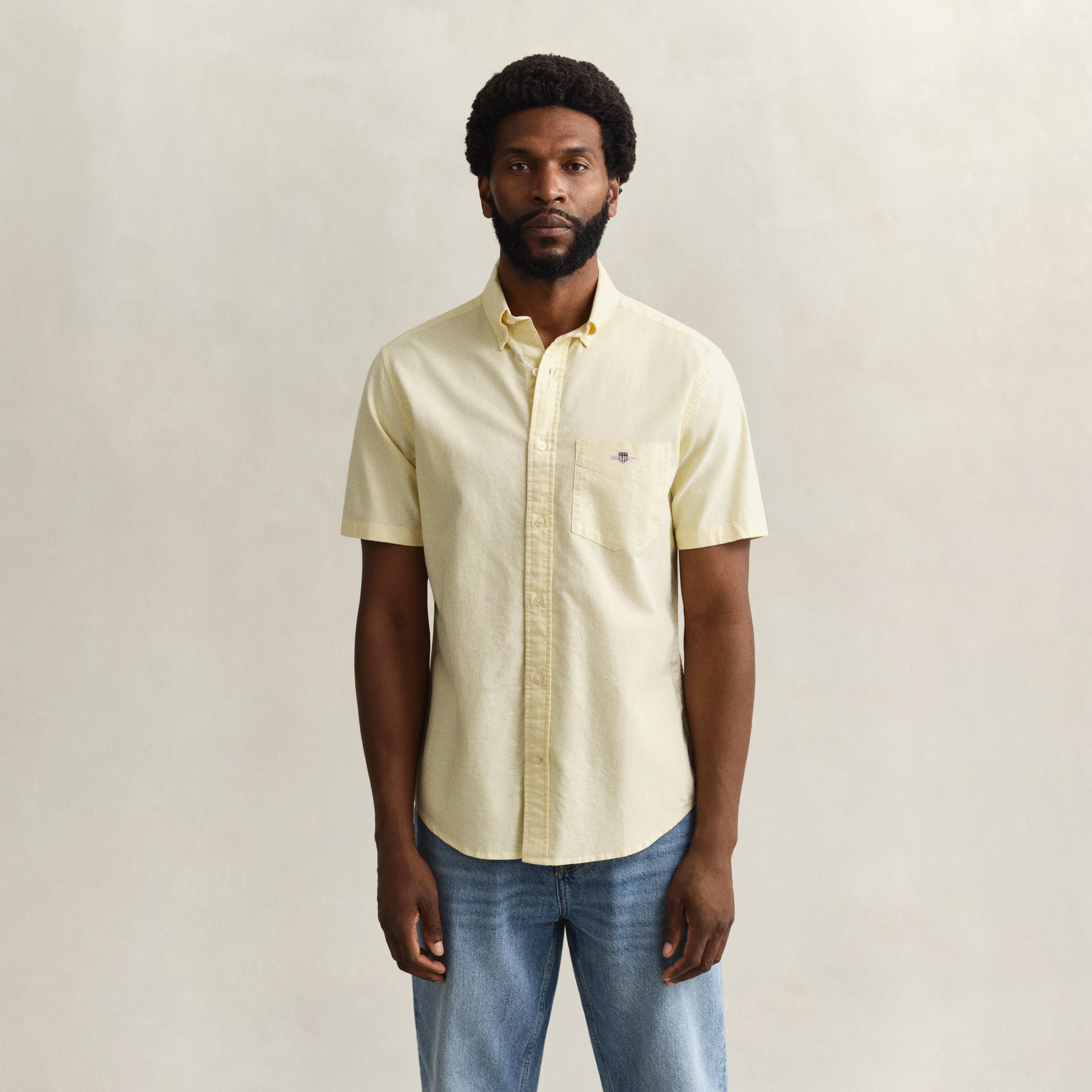 قميص أكسفورد رجالي بقصة عادية بياقة بأزرار وأكمام قصيرة، سادة من جانت-men-clothing-shirts-image-27