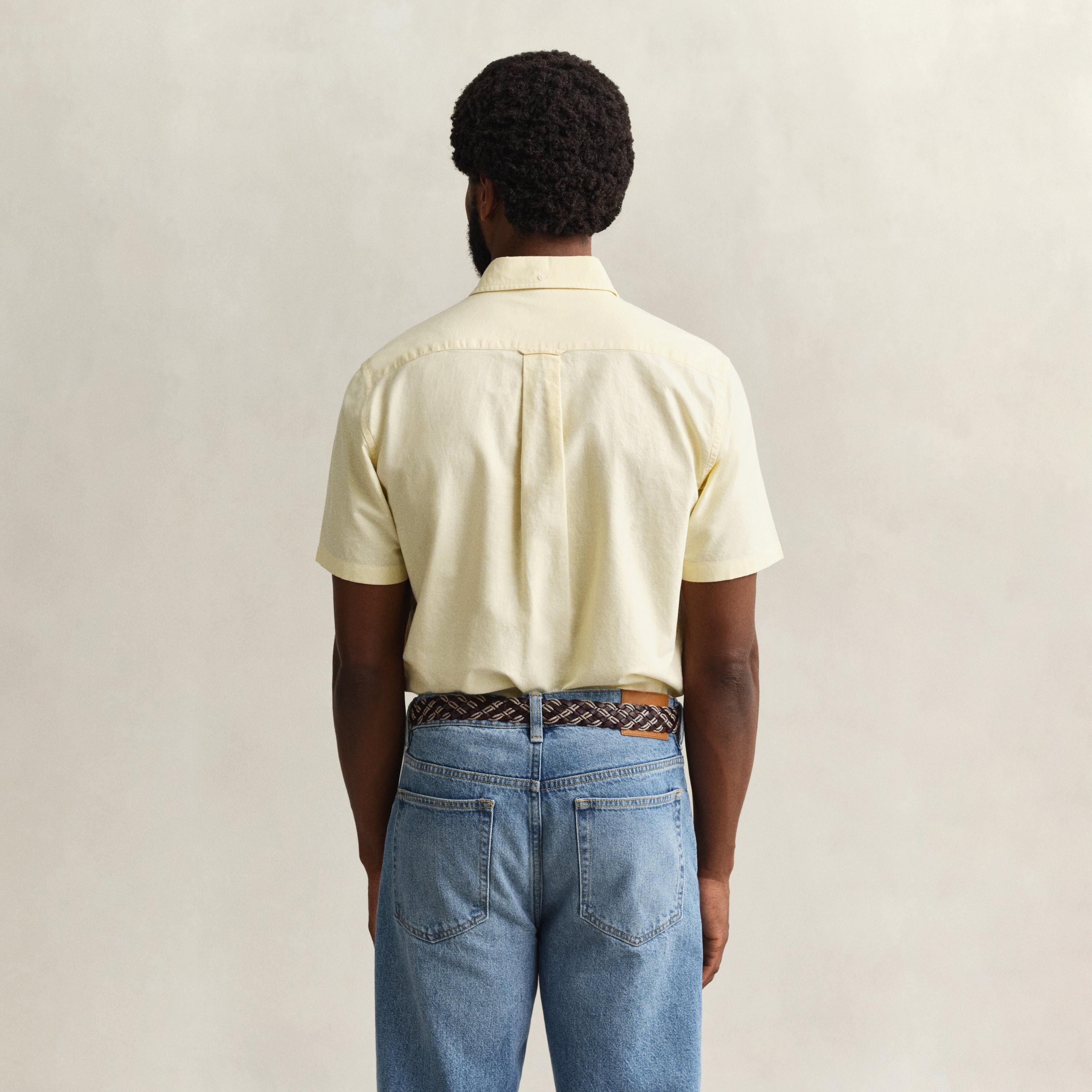 قميص أكسفورد رجالي بقصة عادية بياقة بأزرار وأكمام قصيرة، سادة من جانت-men-clothing-shirts-image-30