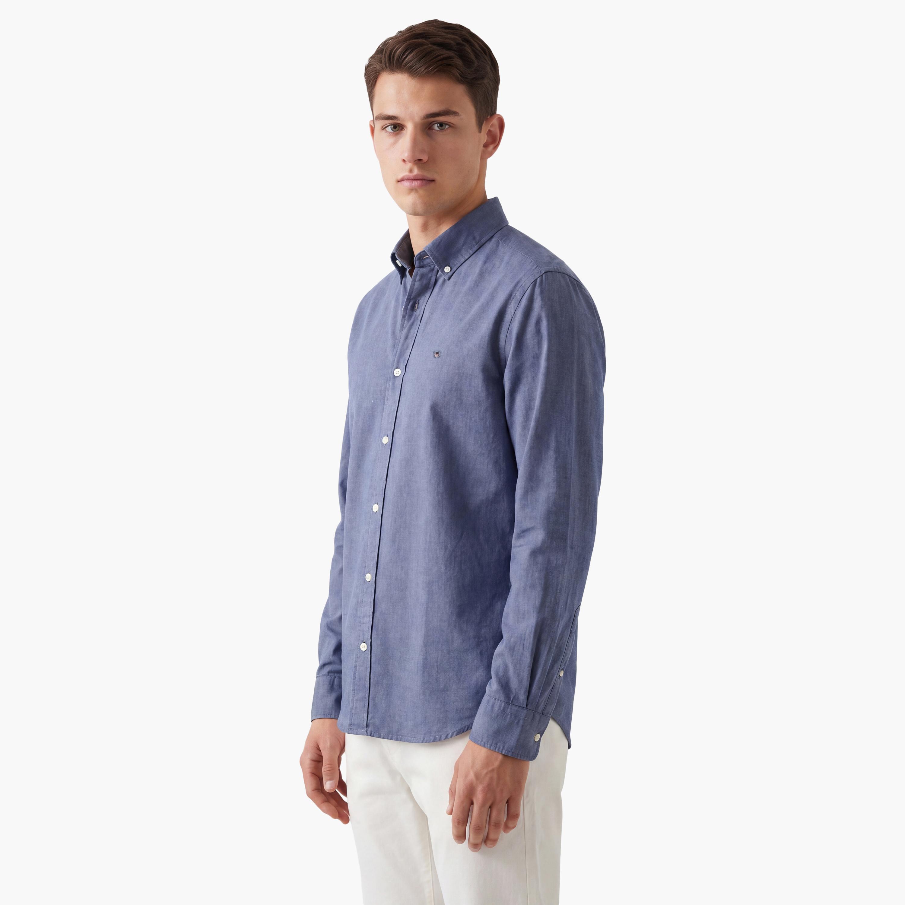 قميص من جانت بأكمام طويلة وياقة بأزرار سفلية وتفاصيل شعار-men-clothing-shirts-image-3