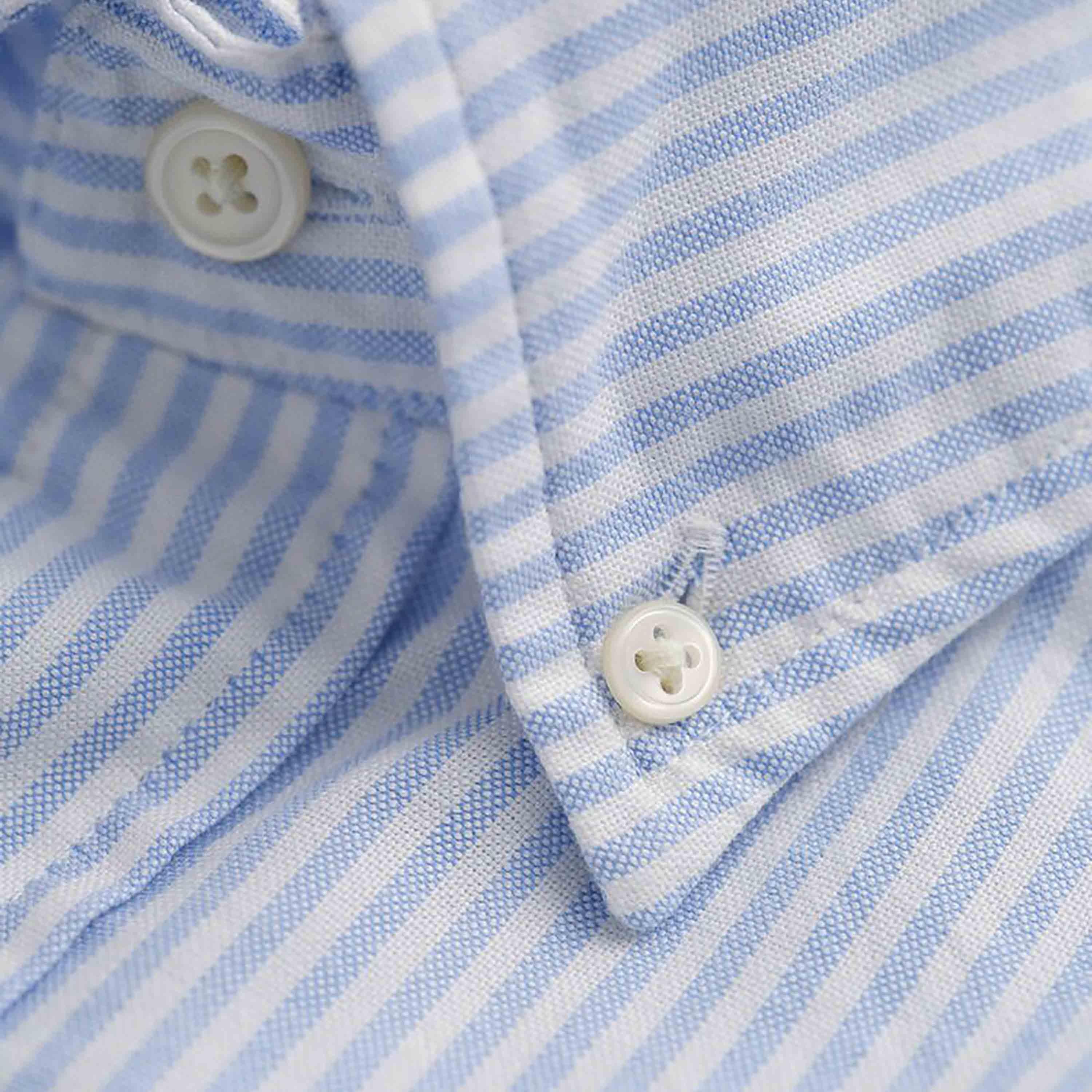 قميص رجالي مخطط بقصة عادية وأكمام طويلة وياقة بأزرار سفلية من Gant-men-clothing-shirts-image-5