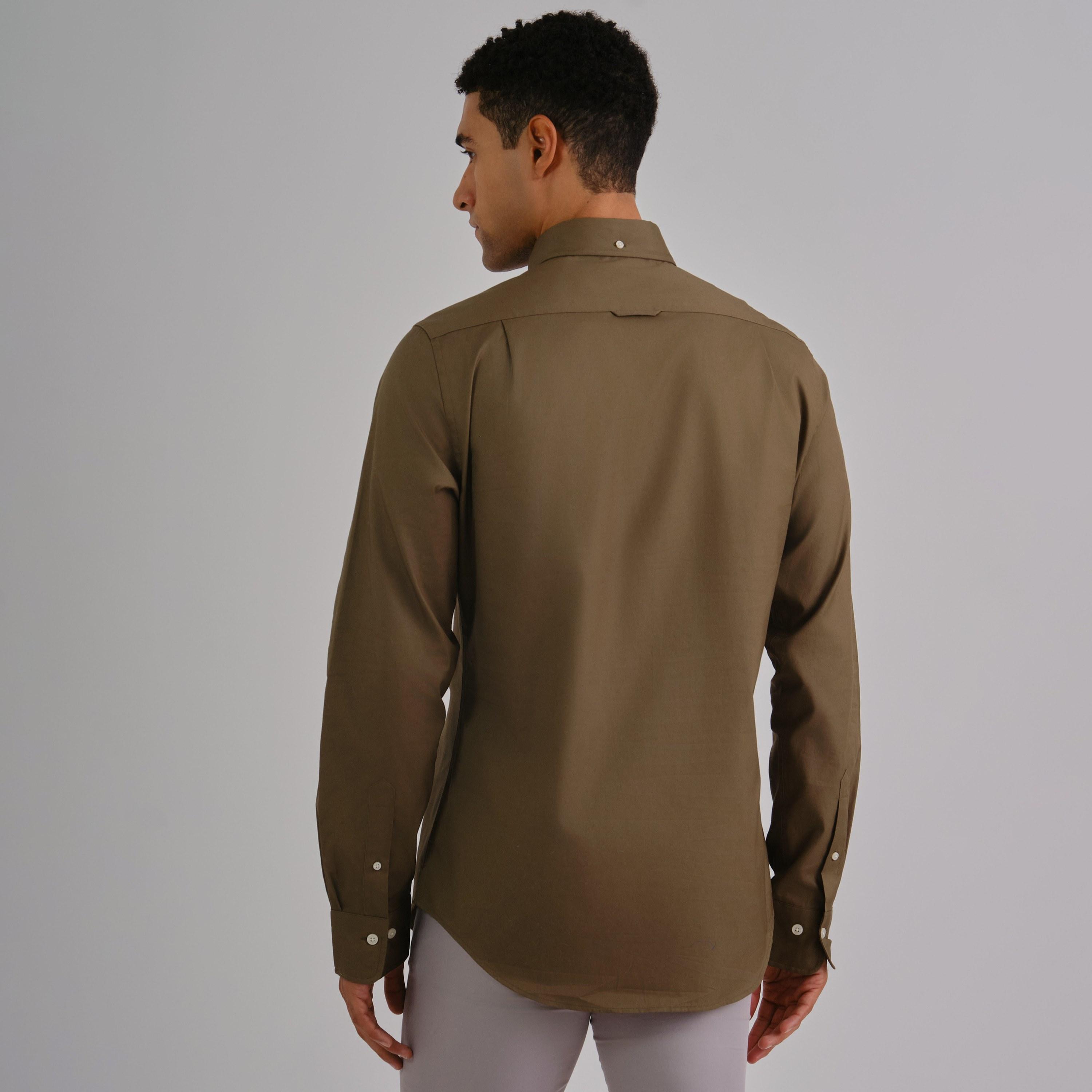 قميص رجالي من Gant بقصة ضيقة وأكمام طويلة وياقة بأزرار سفلية-men-clothing-shirts-image-14