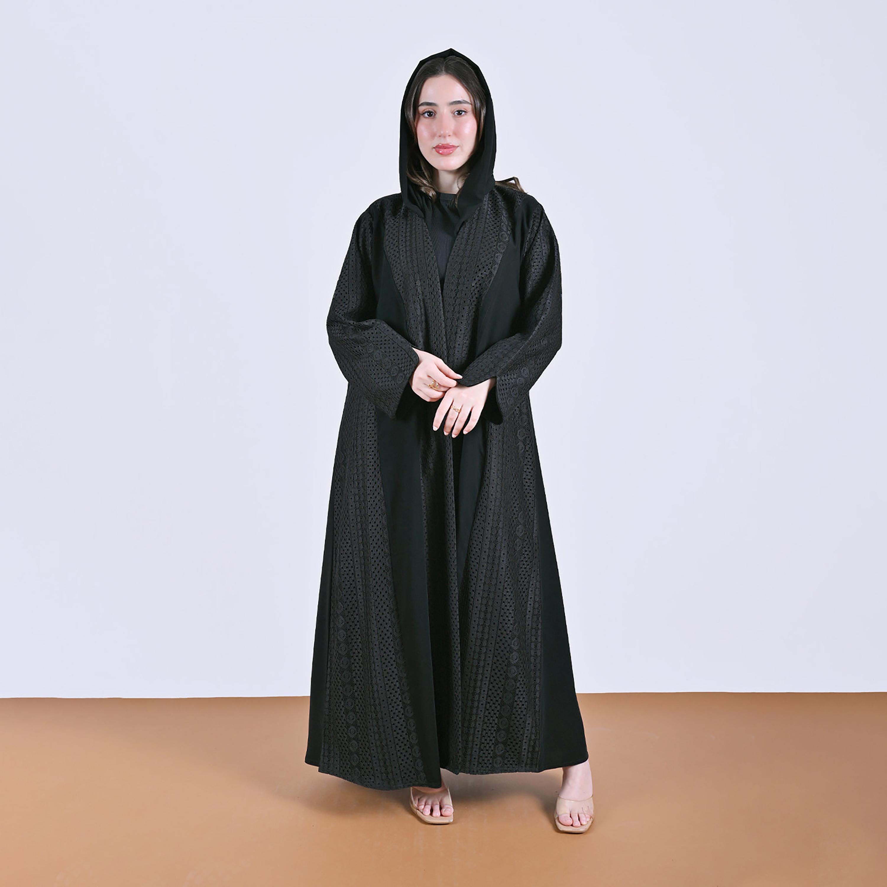 عباءة كتان بأساور عريضة من الدانتيل المطرز مع حجاب سوداء للنساء من حوراء-women-arabicclothing-abayas-image-1