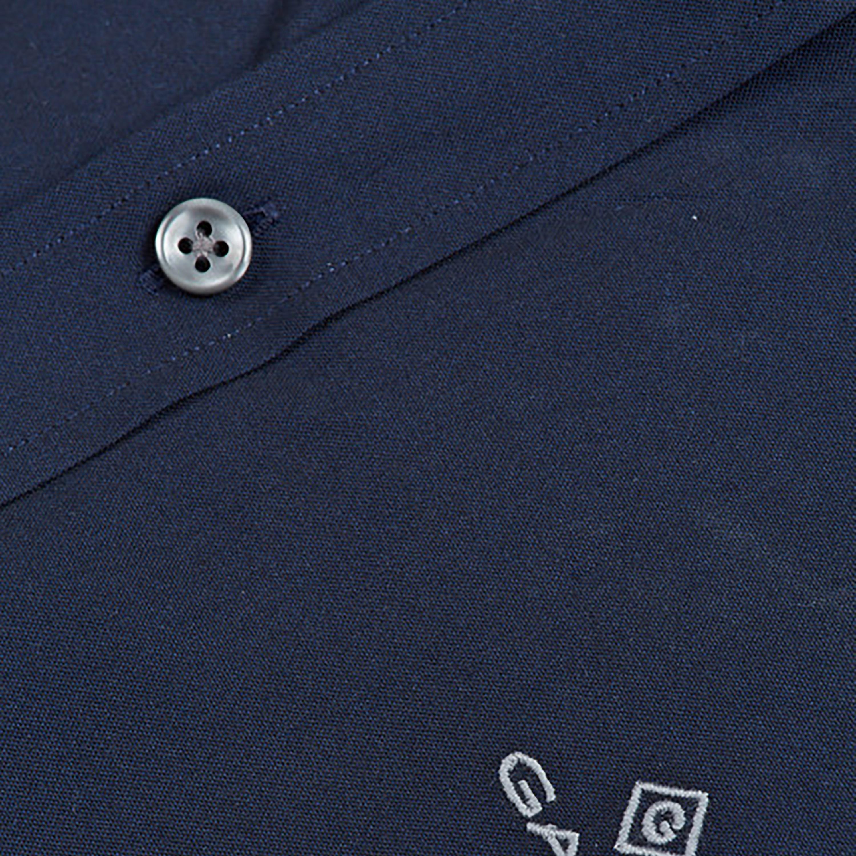 قميص من جانت بتفاصيل شعار عادي وأكمام طويلة وشبه رسمية-men-clothing-shirts-image-2
