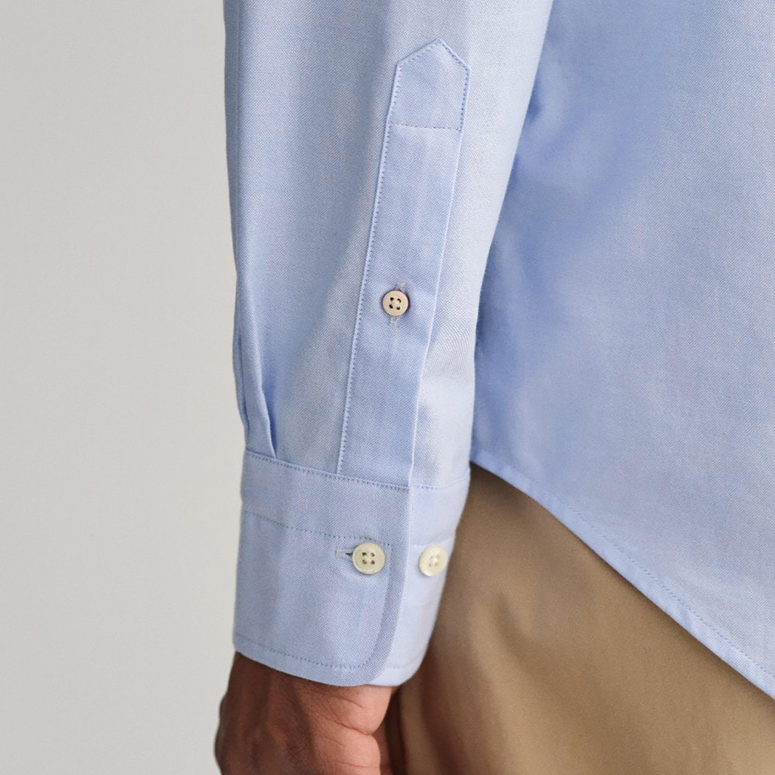 قميص من جانت لوجو التفاصيل مزين بأزرار سفلية وأكمام طويلة وجيب رقعة-men-clothing-shirts-image-4