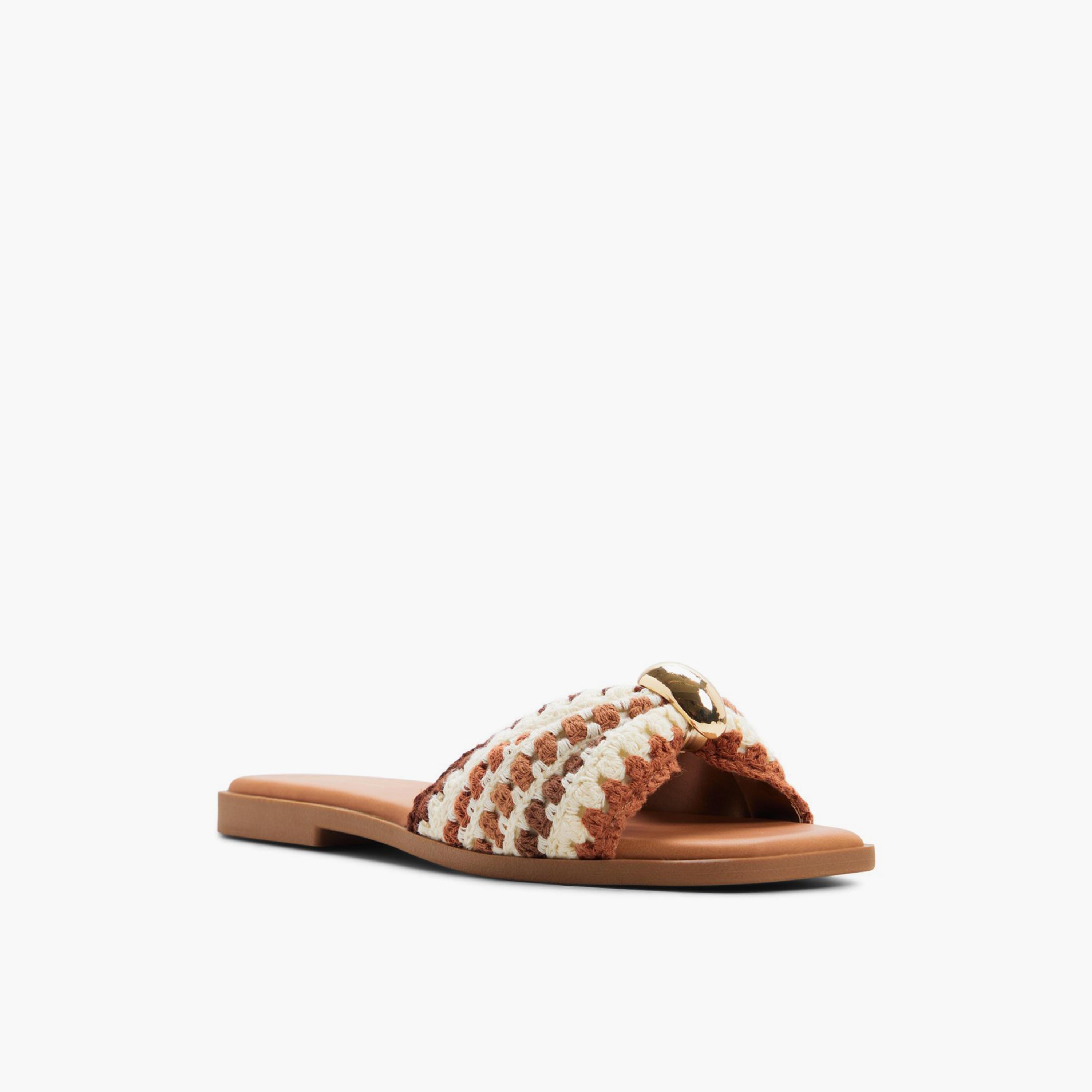 كول ات سبرينغ - صندل كامي نسائي مسطح سهل الارتداء | 30CAMMIEE-women-shoes-sandals-flats-image-1