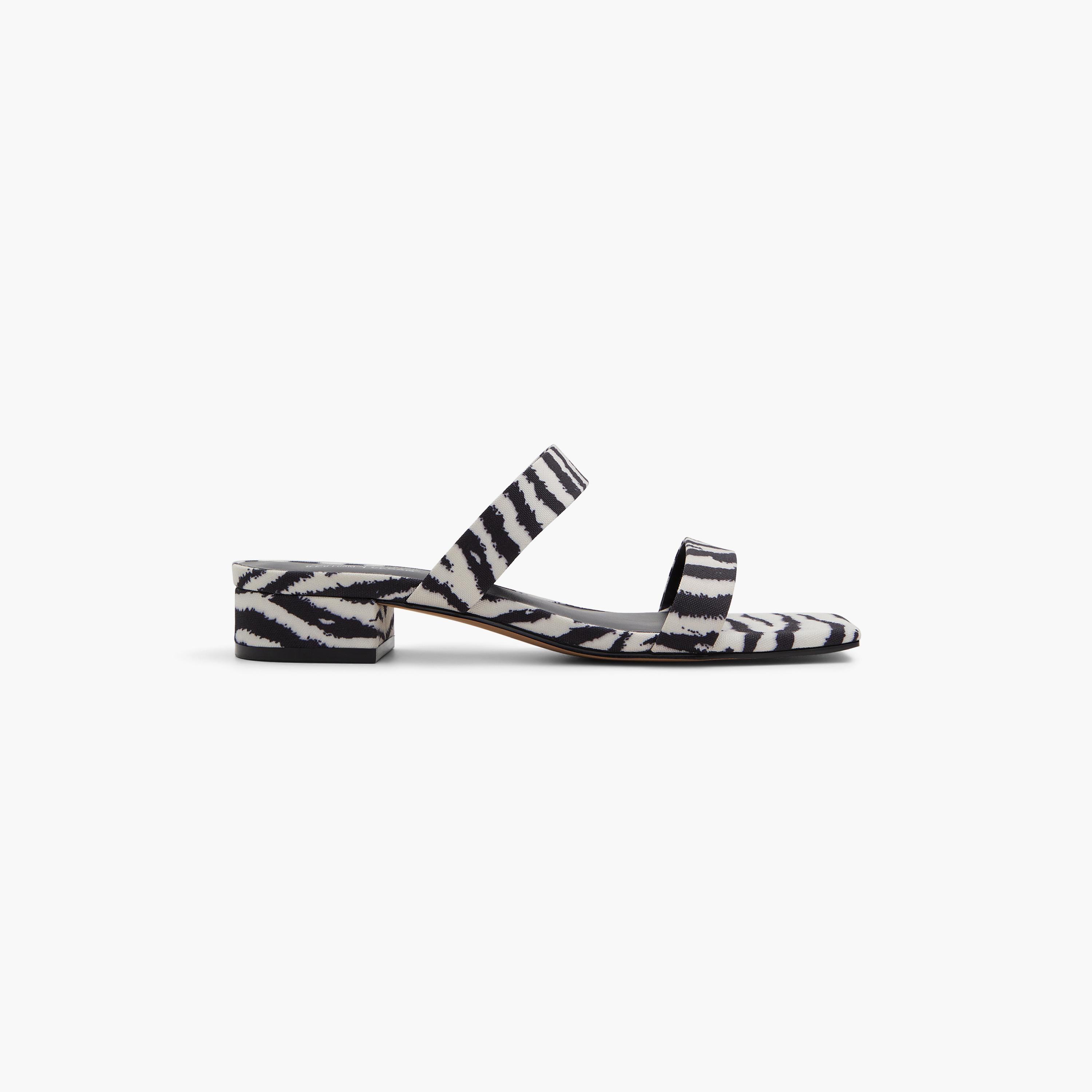كول ات سبرينج شبشب سهل الارتداء مع الراينستون للنساء | 30CLARRA-women-shoes-sandals-flats-image-8