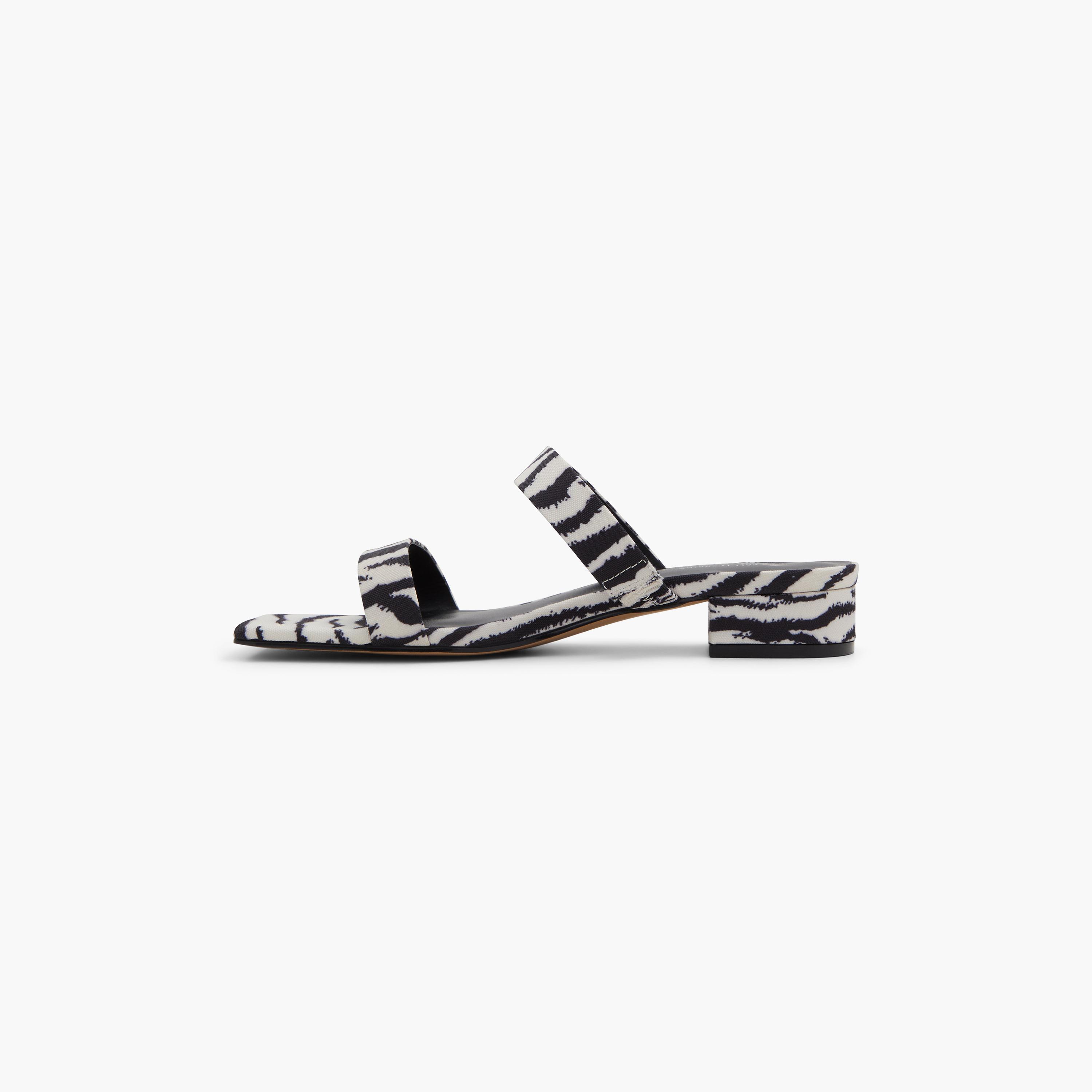 كول ات سبرينج شبشب سهل الارتداء مع الراينستون للنساء | 30CLARRA-women-shoes-sandals-flats-image-9