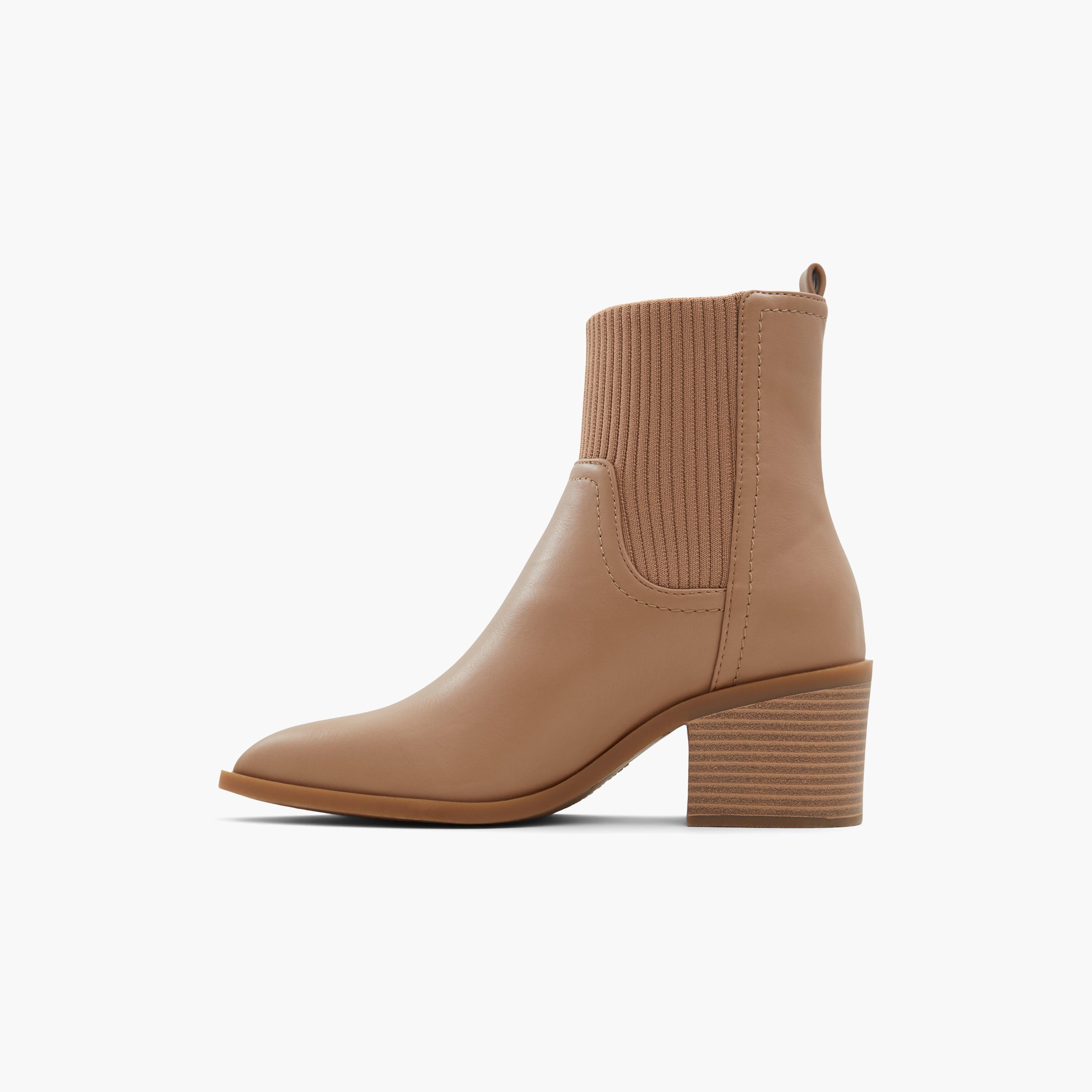 حذاء تشيلسي نسائي من كول ات سبرينج تشارليز بكعب منخفض ورقبة منخفضة-women-shoes-boots-image-8