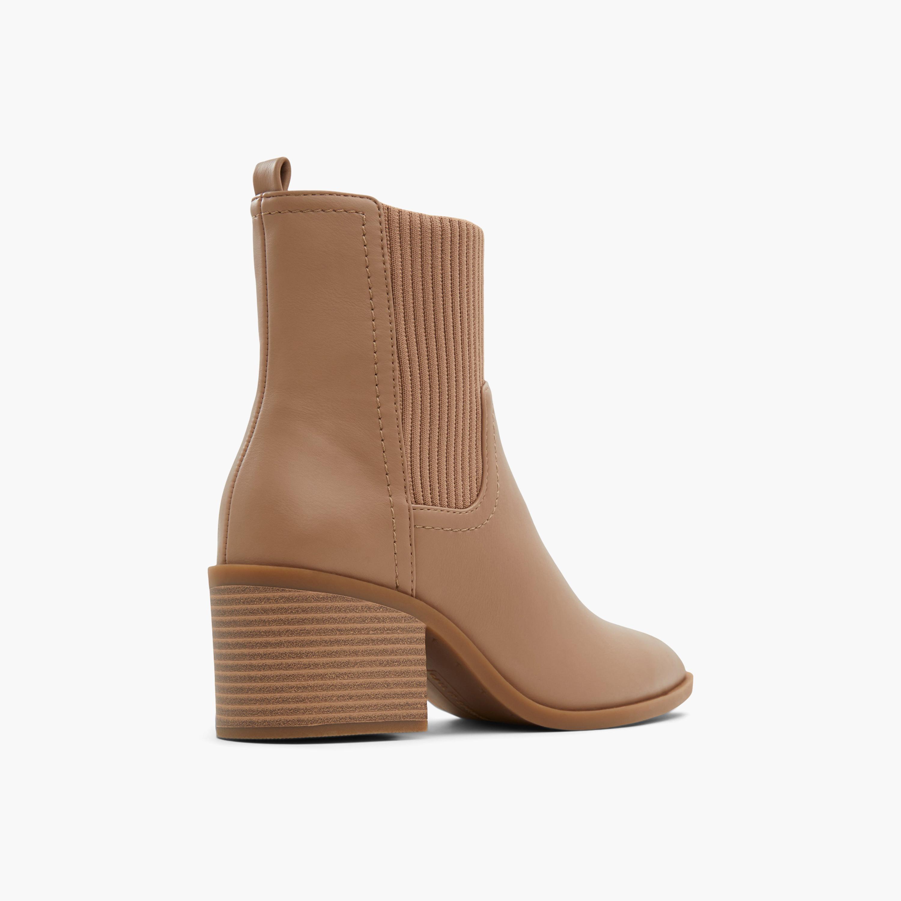 حذاء تشيلسي نسائي من كول ات سبرينج تشارليز بكعب منخفض ورقبة منخفضة-women-shoes-boots-image-9