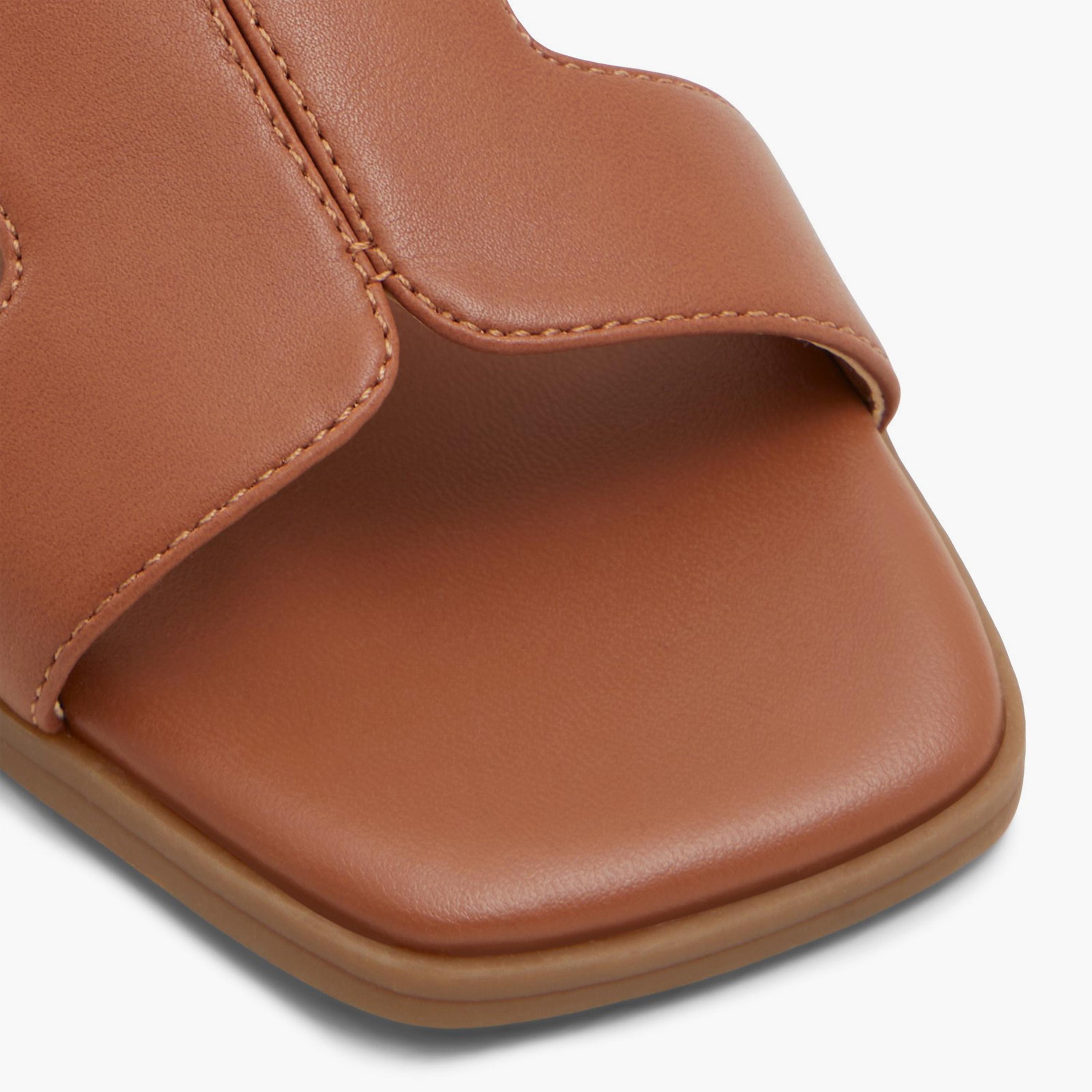 كول ات سبرينج- صندل نسائي سهل الارتداء  | 30HAYLEE-women-shoes-sandals-flats-image-29