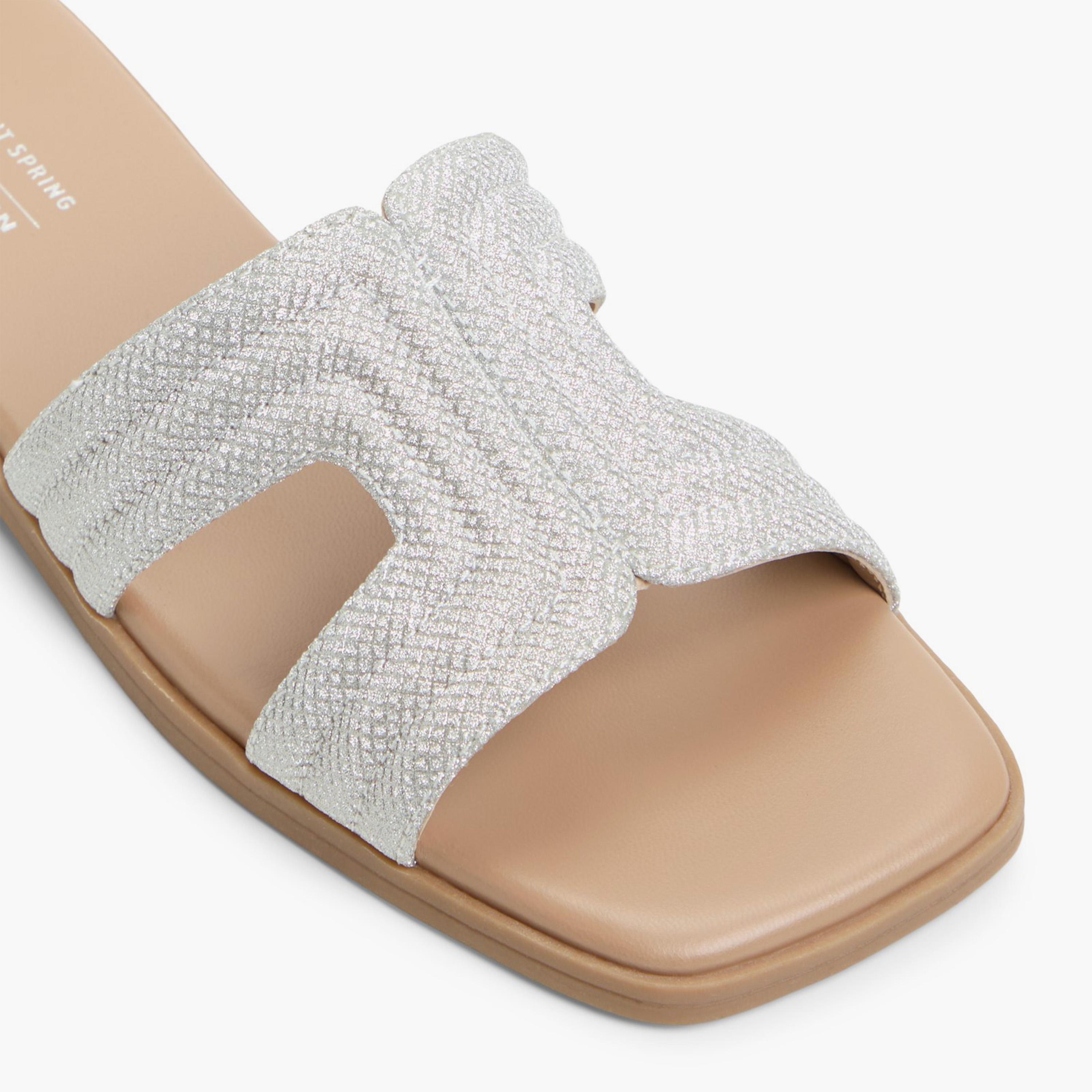 كول ات سبرينج- صندل نسائي سهل الارتداء  | 30HAYLEE-women-shoes-sandals-flats-image-19