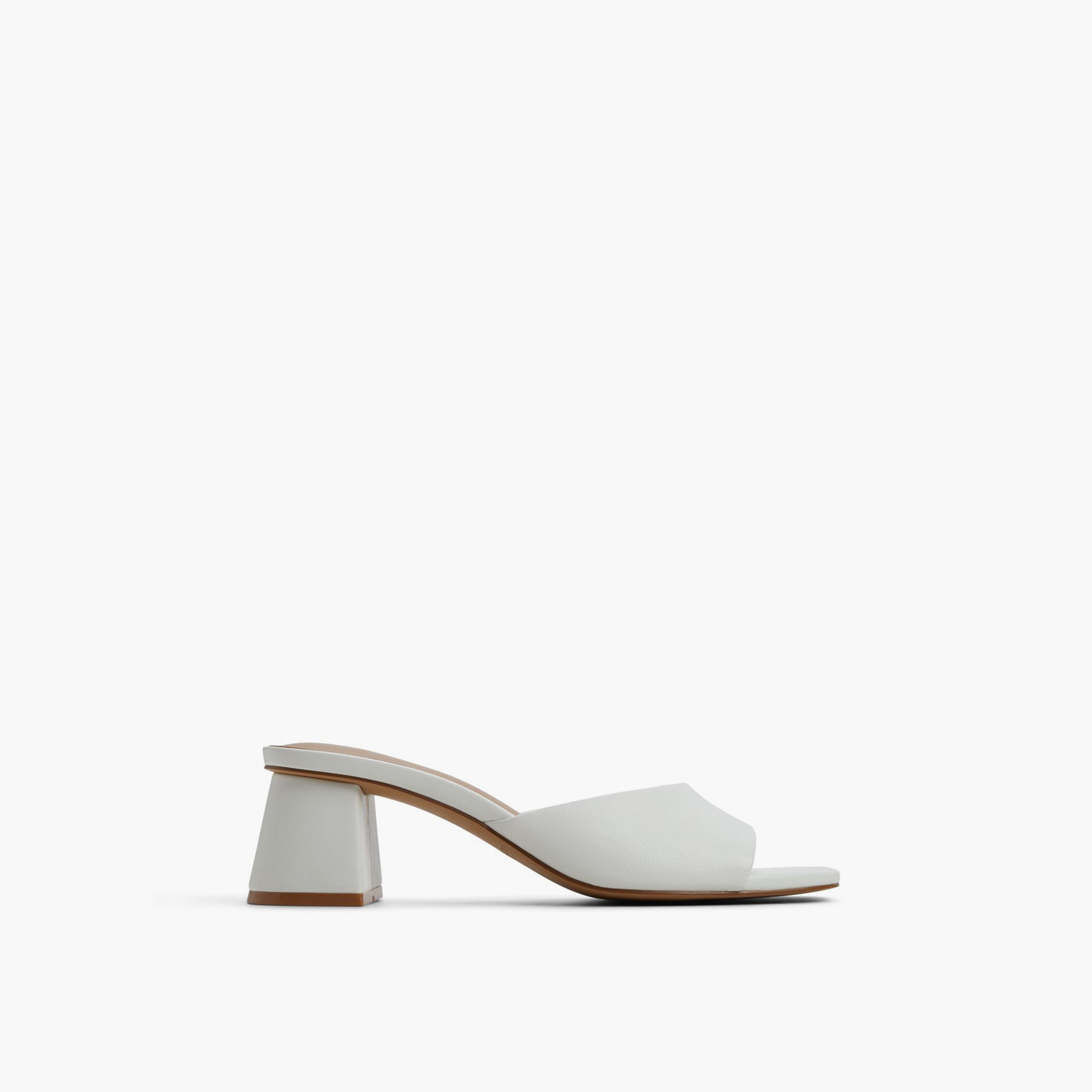 كول ات سبرينغ- صندل كعب سميك سهل الارتداء للنساء | 30LANAA-women-shoes-heels-image-3