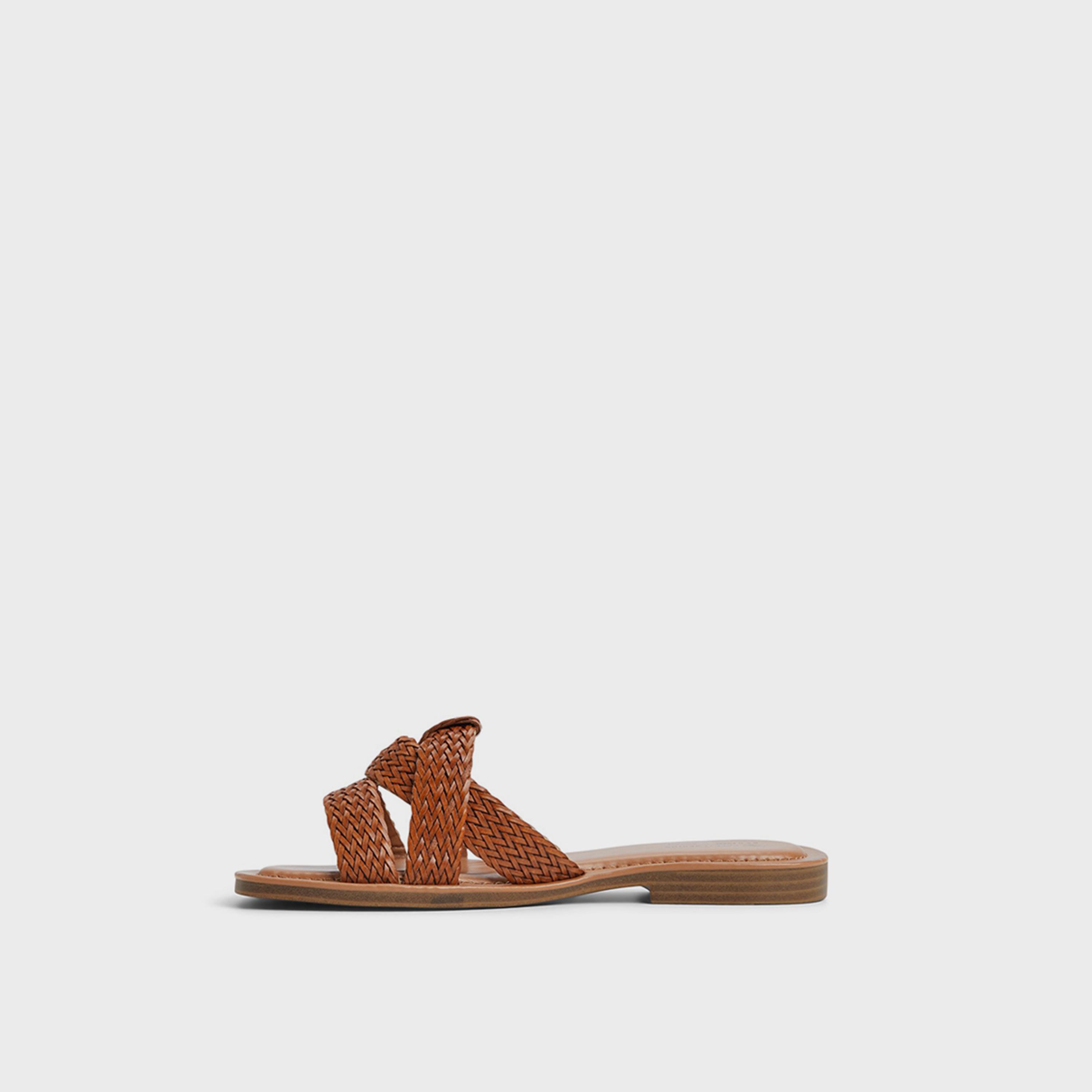 كول ات سبرينغ - صندل مسطح سهل الارتداء للنساء | 30PAULLAH-women-shoes-sandals-flats-image-3