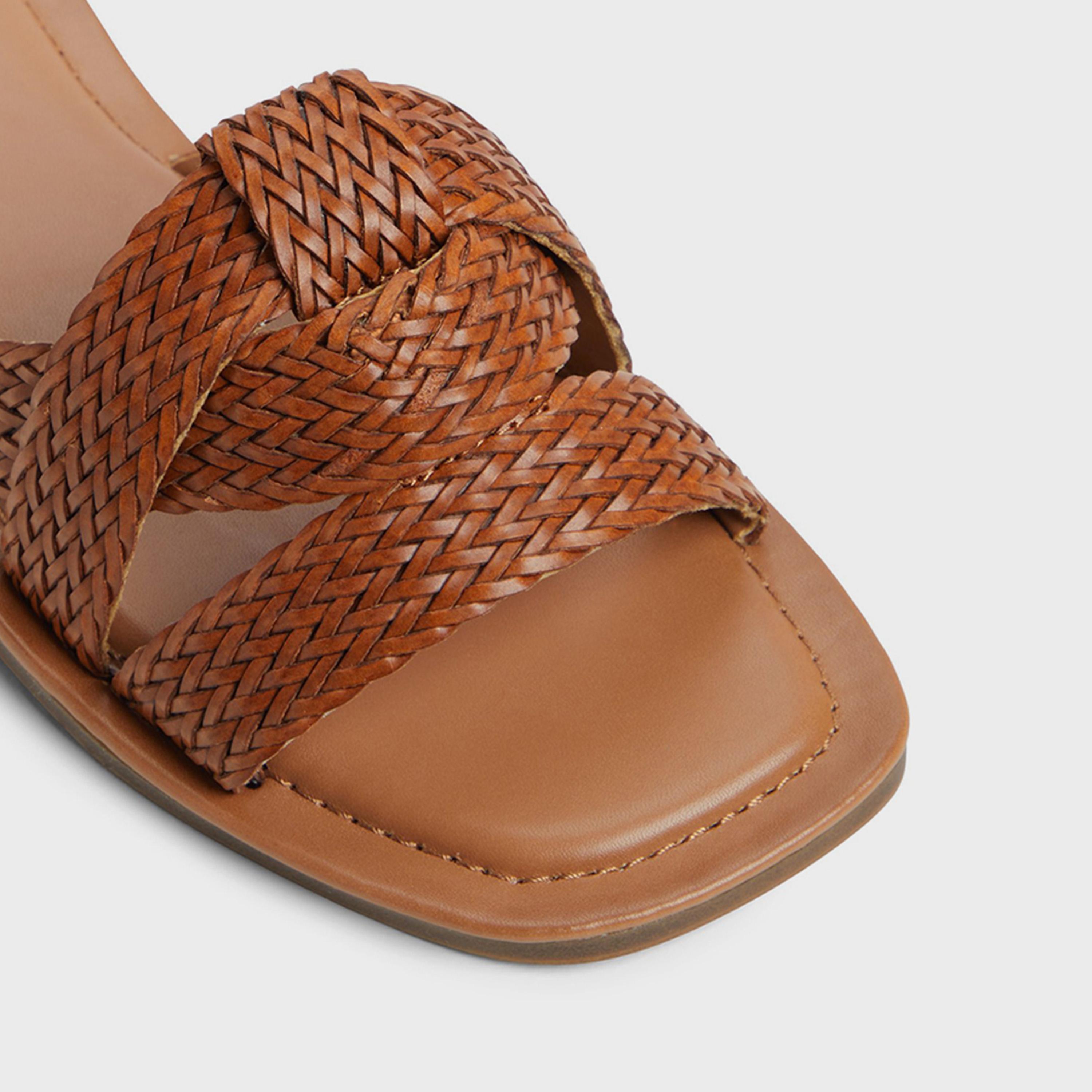 كول ات سبرينغ - صندل مسطح سهل الارتداء للنساء | 30PAULLAH-women-shoes-sandals-flats-image-4