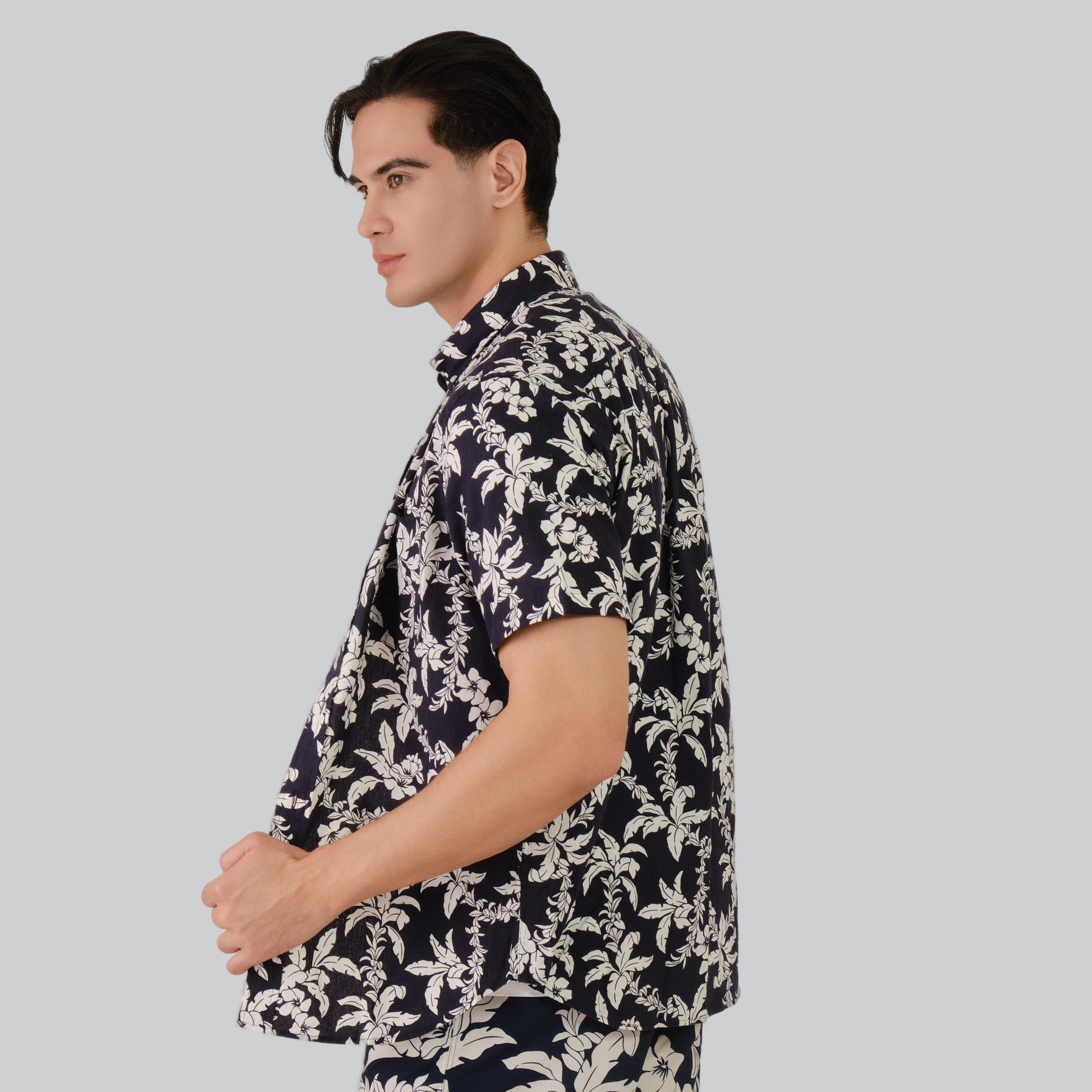 قميص رجالي بأكمام قصيرة وياقة وطبعة زهور من Gant-men-clothing-shirts-image-6