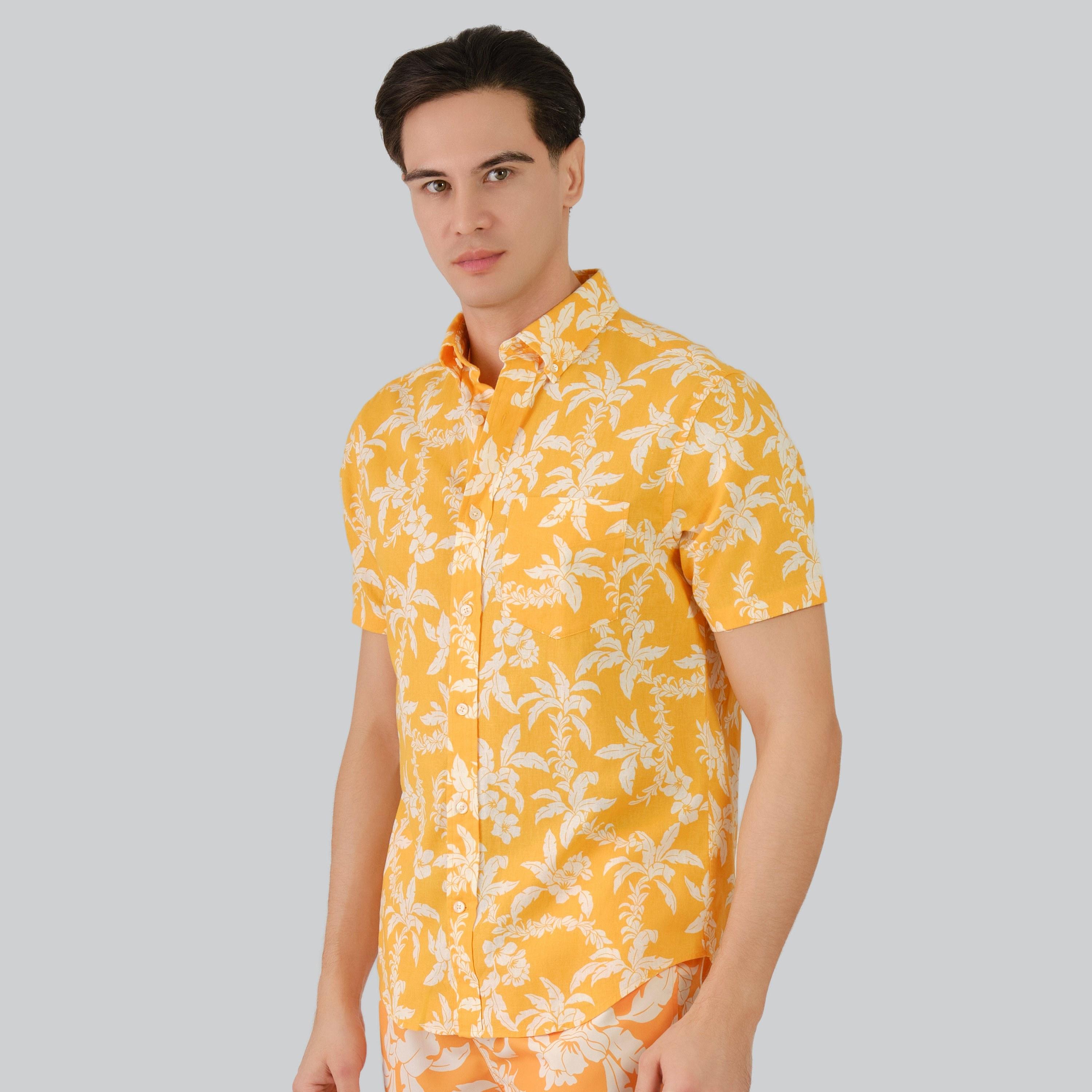 قميص رجالي بأكمام قصيرة وياقة وطبعة زهور من Gant-men-clothing-shirts-image-13
