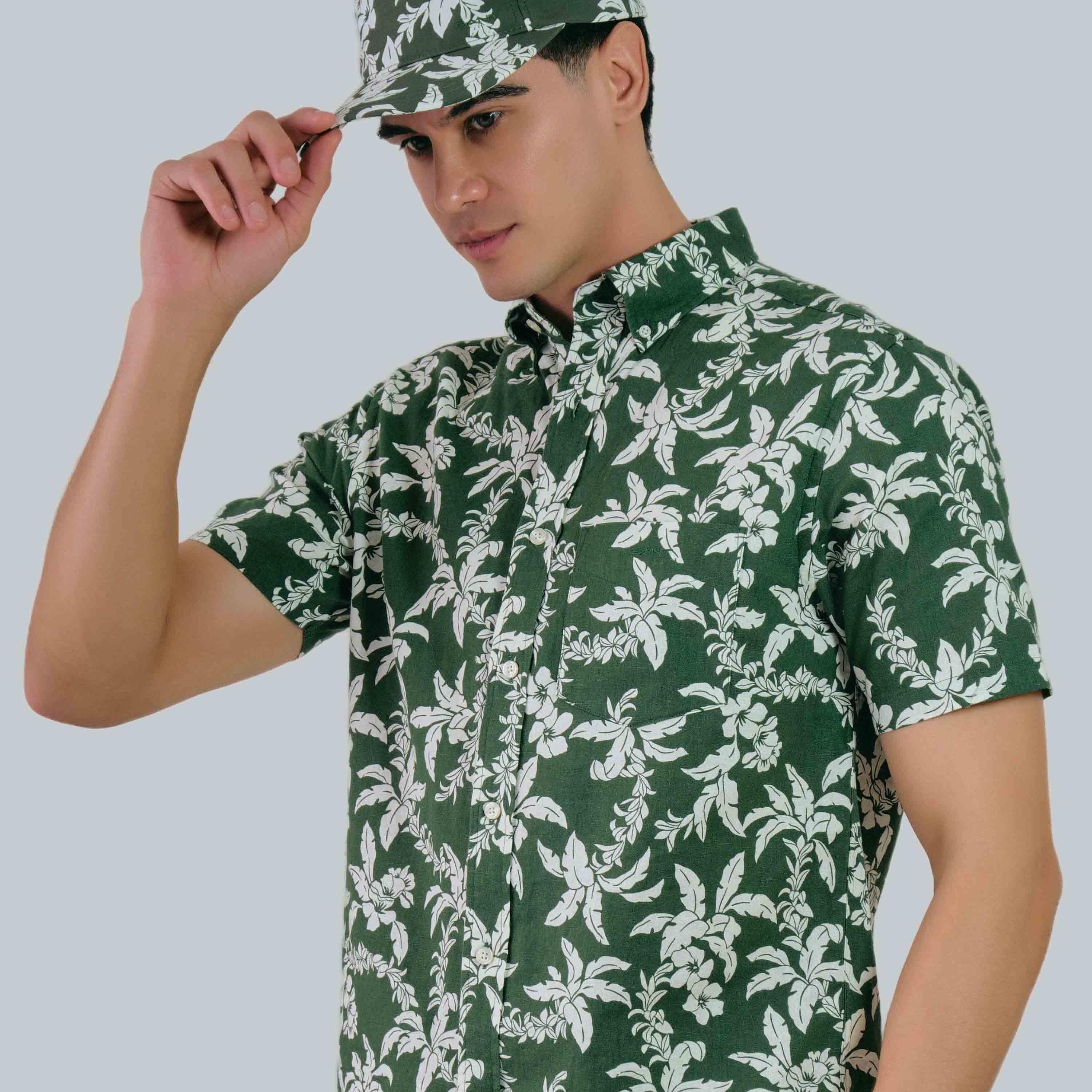 قميص رجالي بأكمام قصيرة وياقة وطبعة زهور من Gant-men-clothing-shirts-image-3