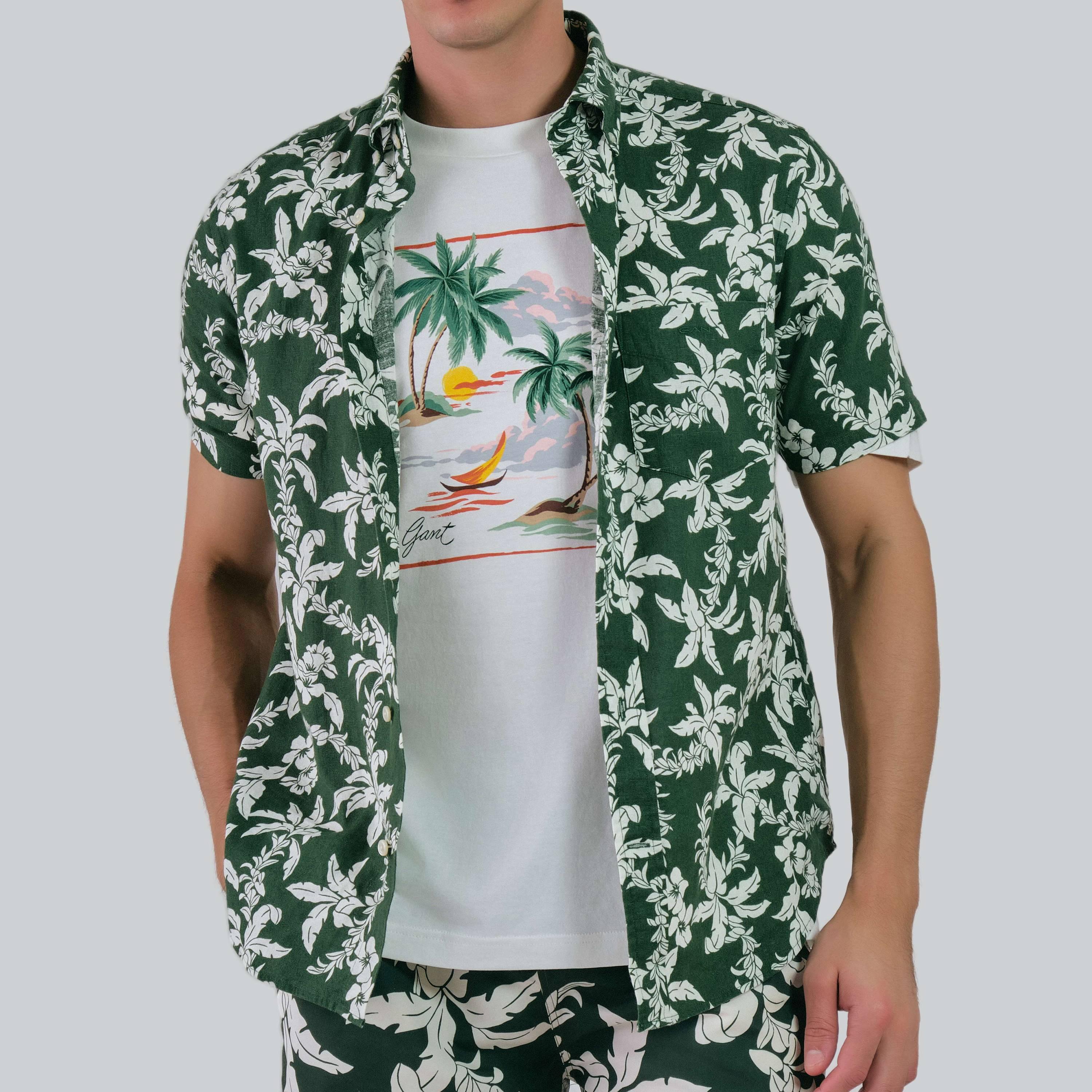 قميص رجالي بأكمام قصيرة وياقة وطبعة زهور من Gant-men-clothing-shirts-image-4