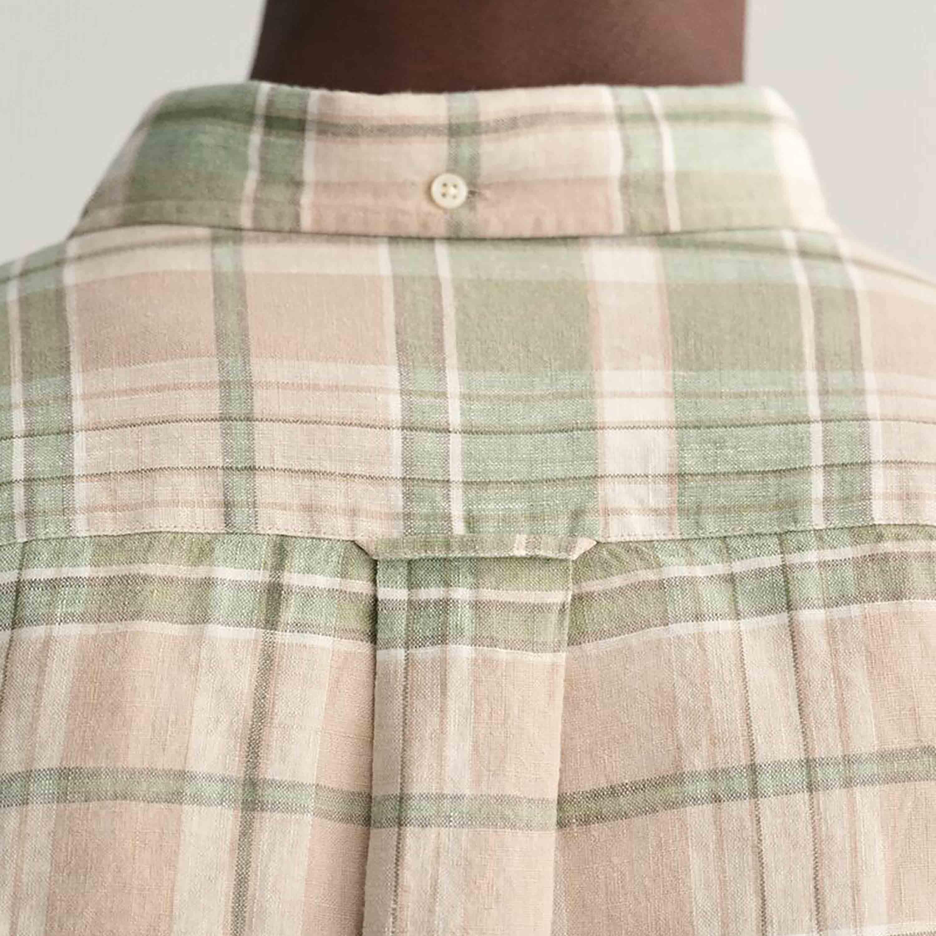 قميص رجالي بأكمام طويلة وياقة مربعة ومقاس عادي من Gant-men-clothing-shirts-image-10