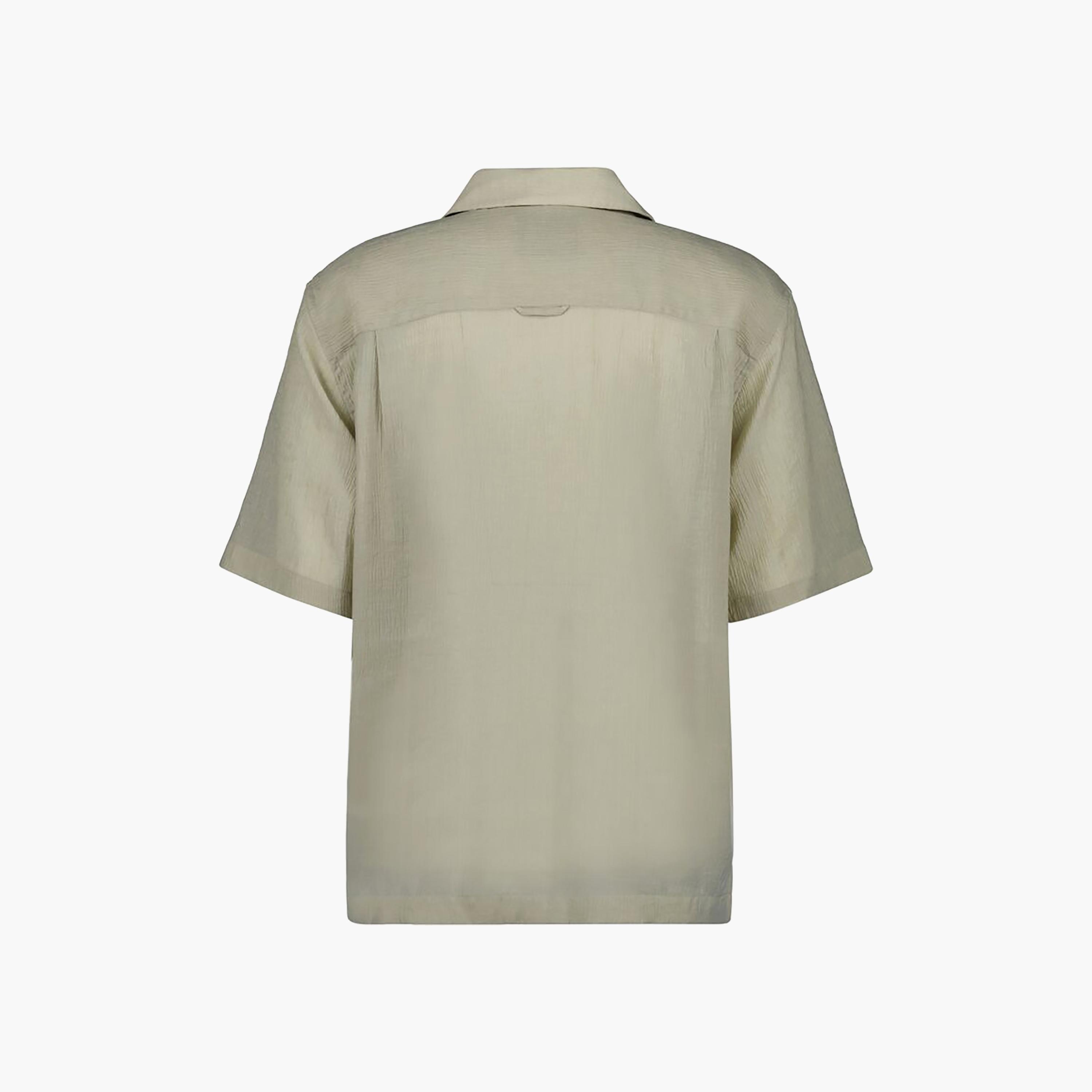 قميص رجالي بأكمام قصيرة وياقة منتجعية مريحة من Gant-men-clothing-shirts-image-2